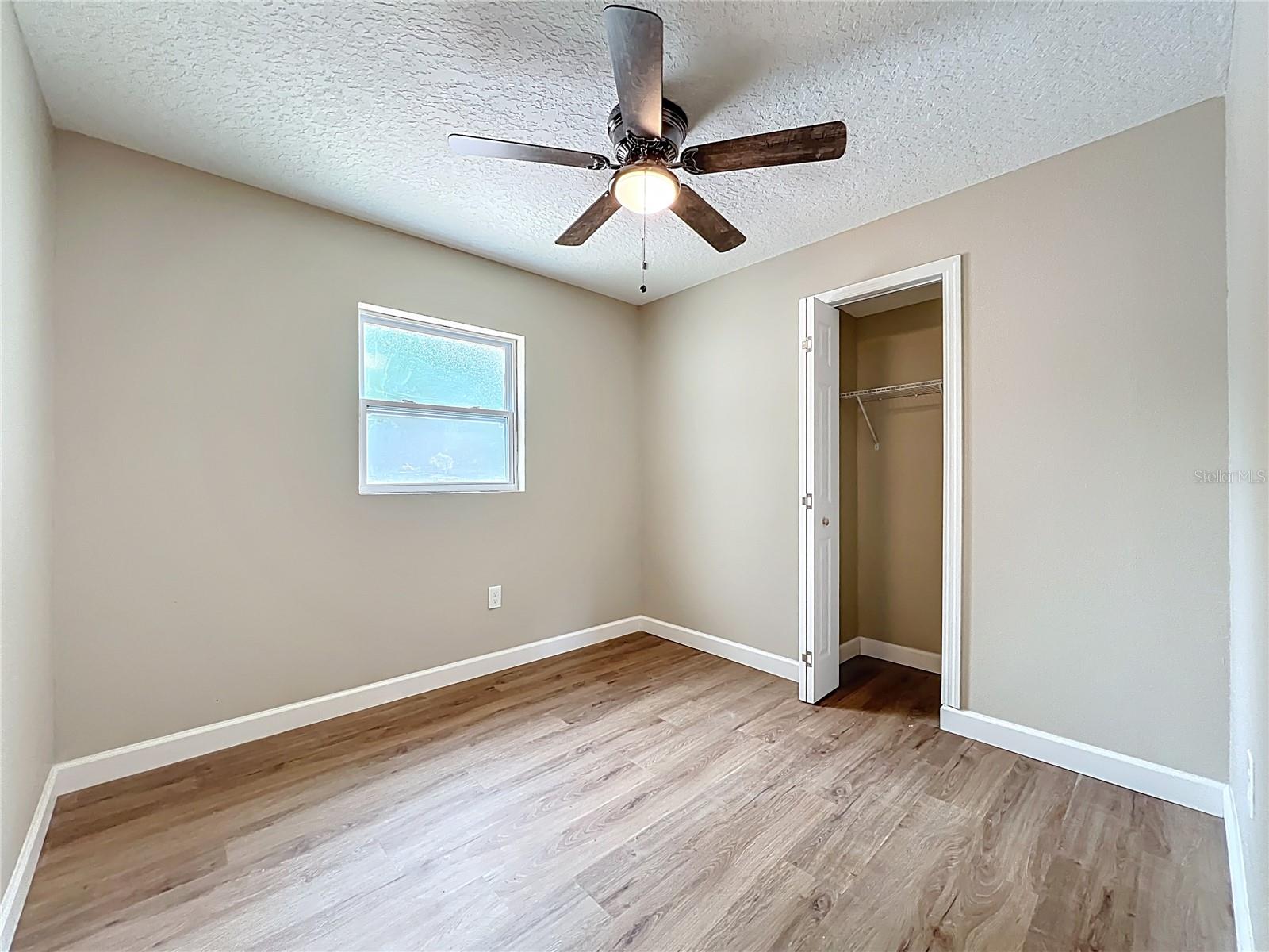 Image 22 of 56 For 3033 Sutton Dr