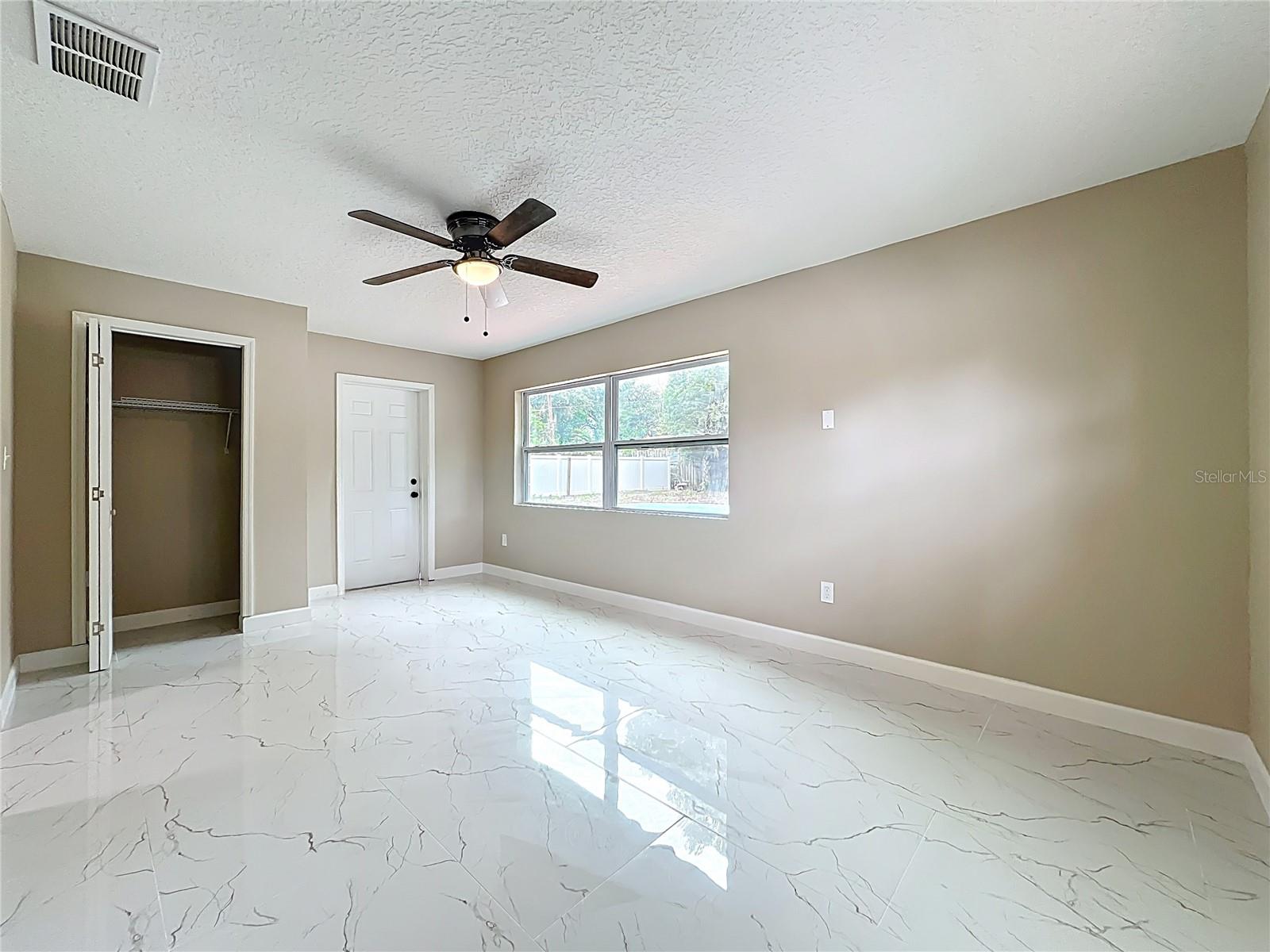 Image 23 of 56 For 3033 Sutton Dr