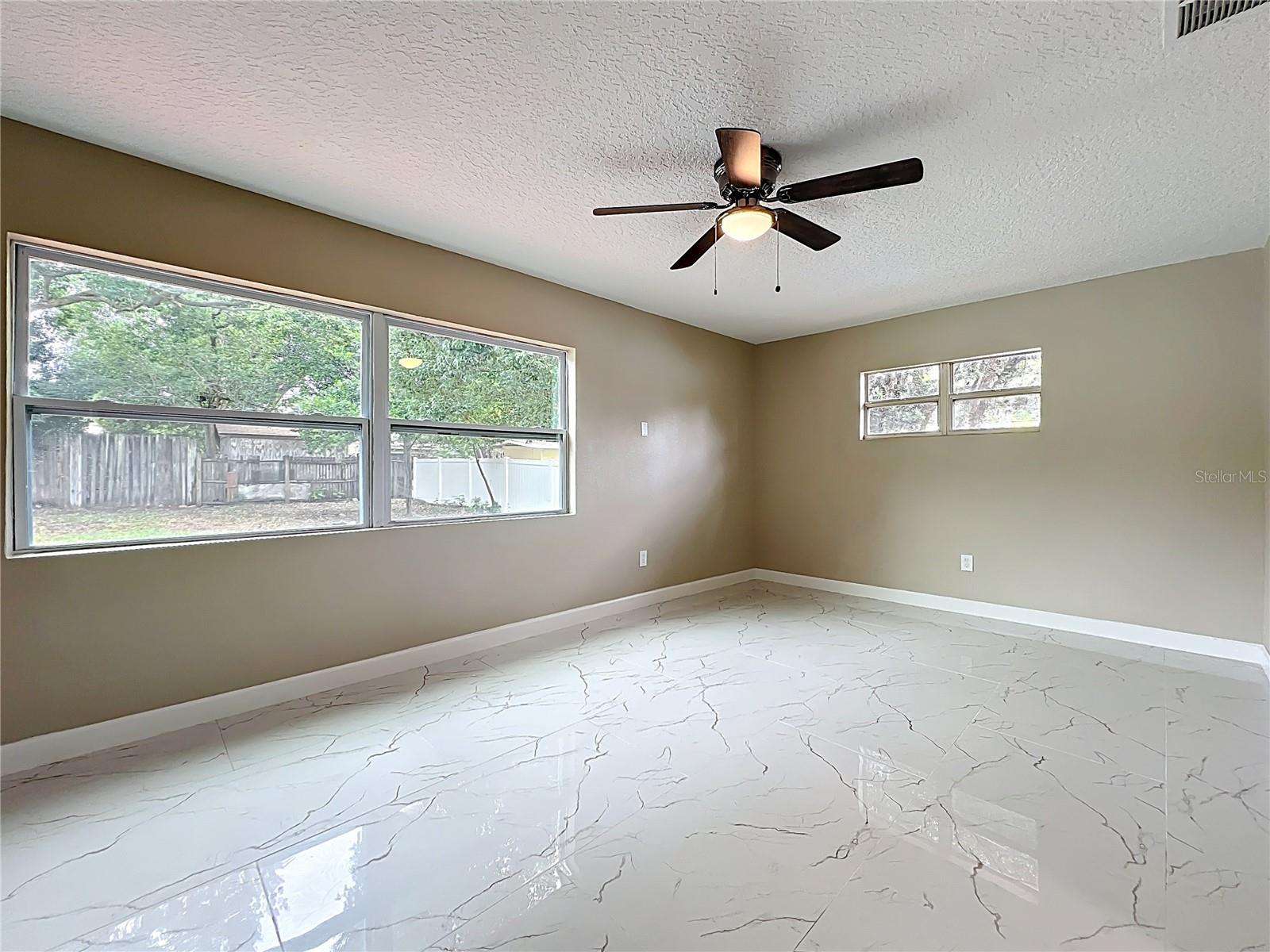 Image 24 of 56 For 3033 Sutton Dr