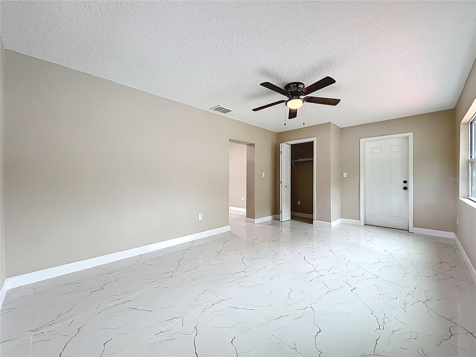 Image 26 of 56 For 3033 Sutton Dr