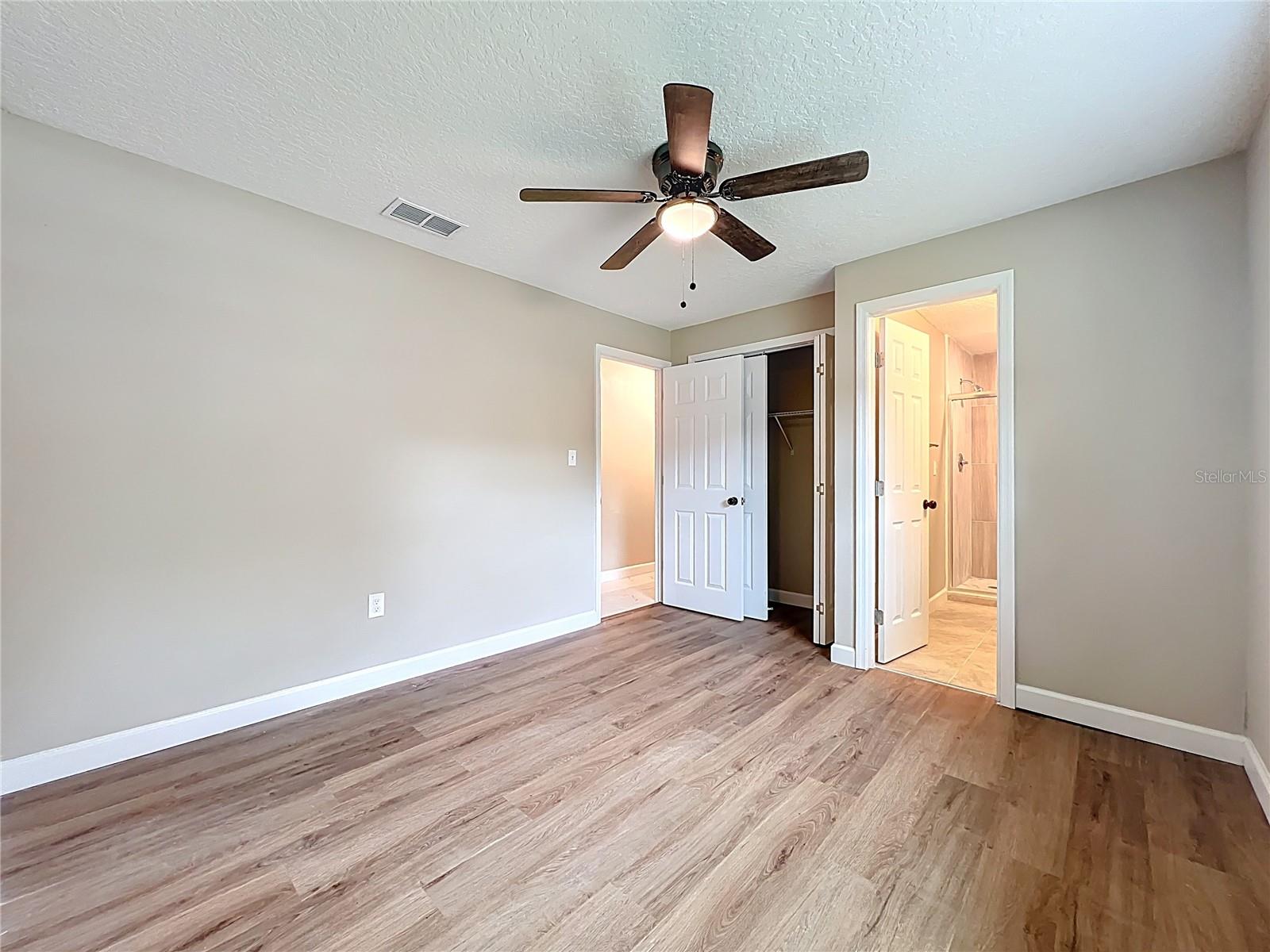 Image 33 of 56 For 3033 Sutton Dr