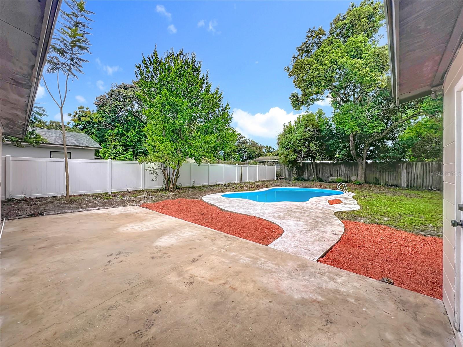 Image 37 of 56 For 3033 Sutton Dr