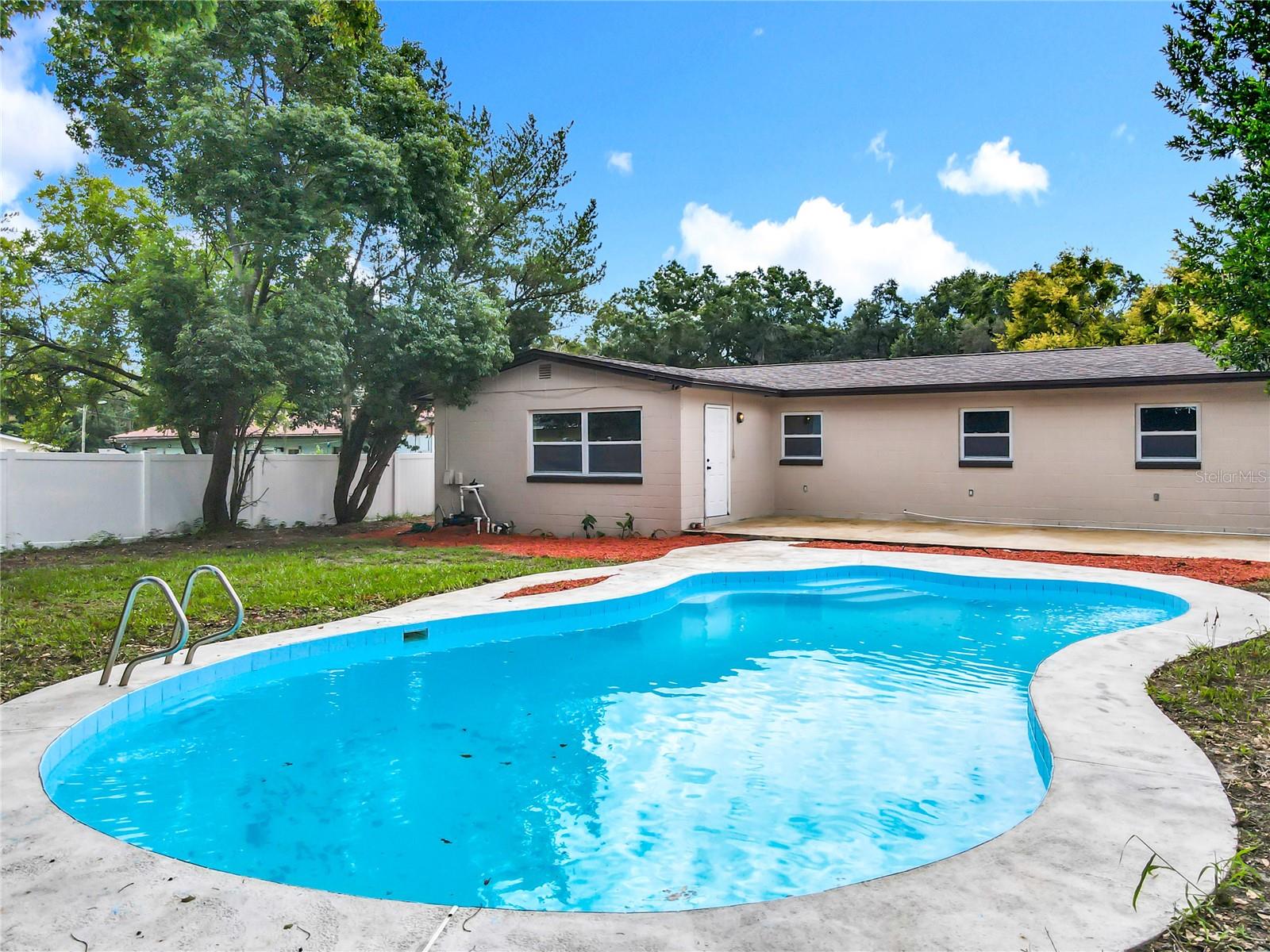 Image 41 of 56 For 3033 Sutton Dr