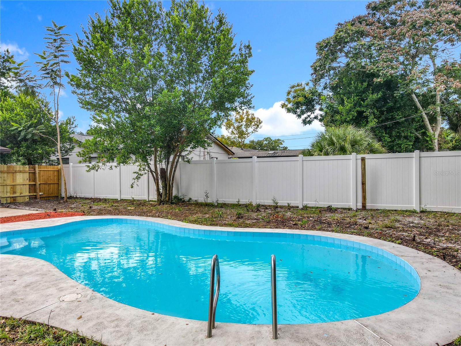 Image 42 of 56 For 3033 Sutton Dr