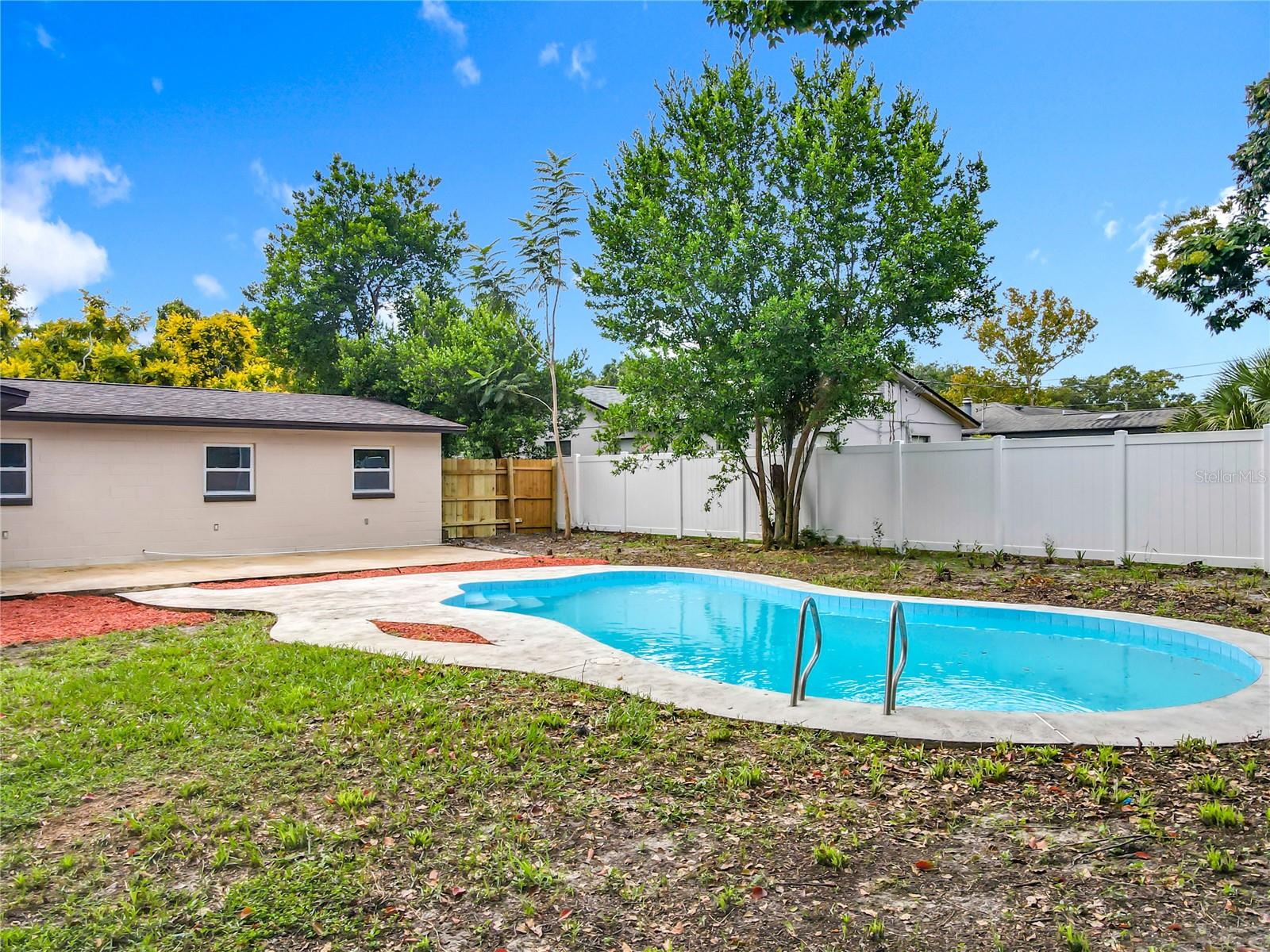 Image 44 of 56 For 3033 Sutton Dr
