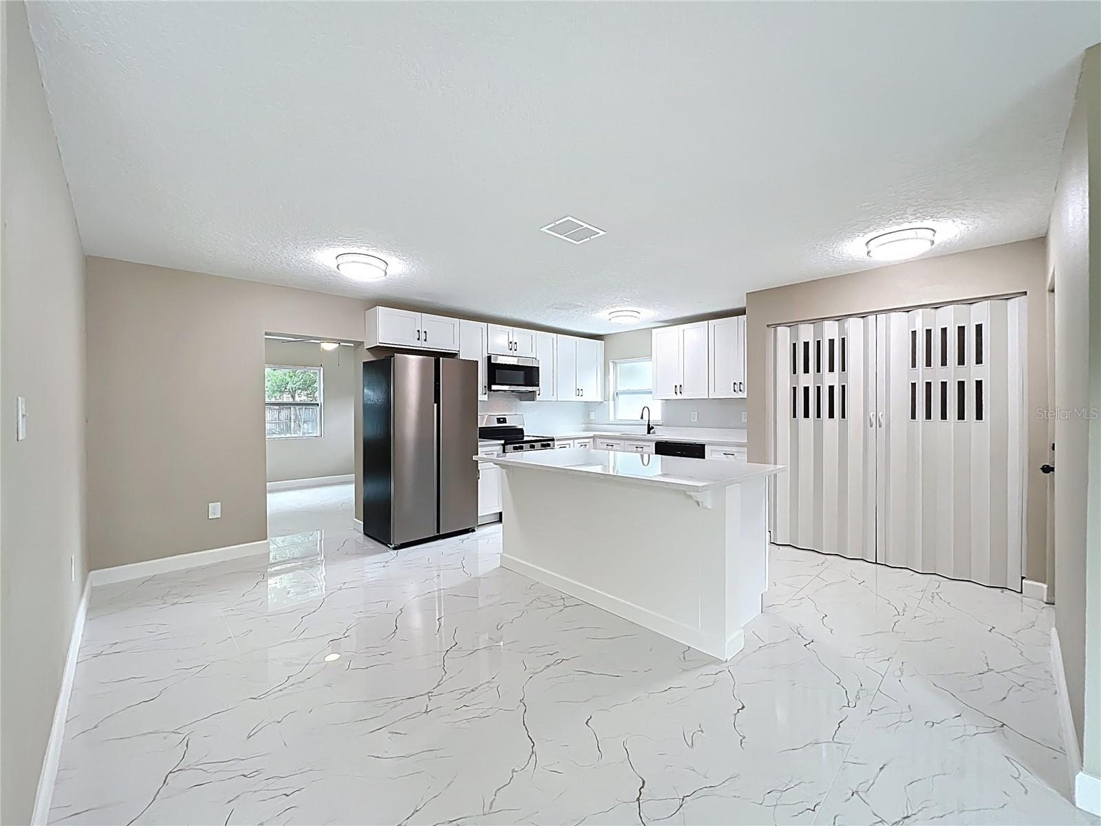 Image 7 of 56 For 3033 Sutton Dr