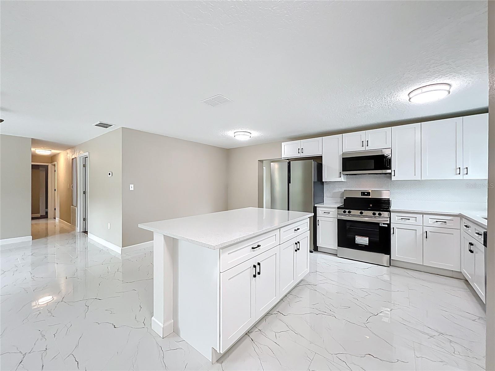 Image 8 of 56 For 3033 Sutton Dr