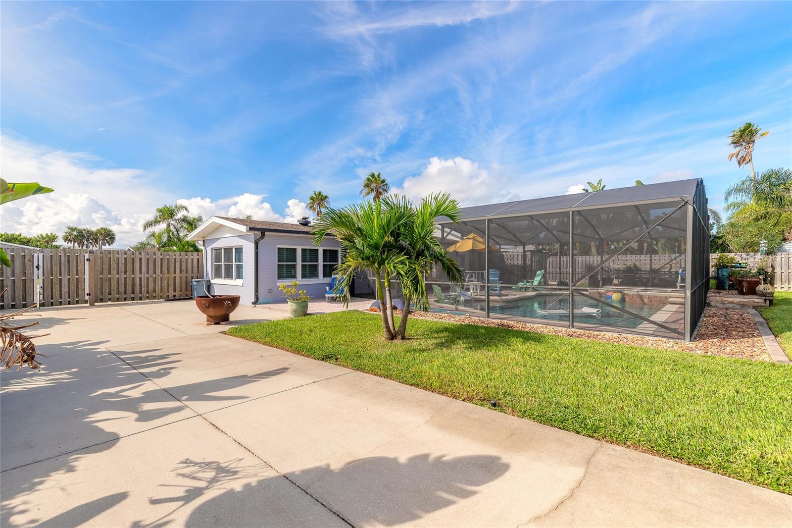 Image 31 of 43 For 9 Dolphin Avenue