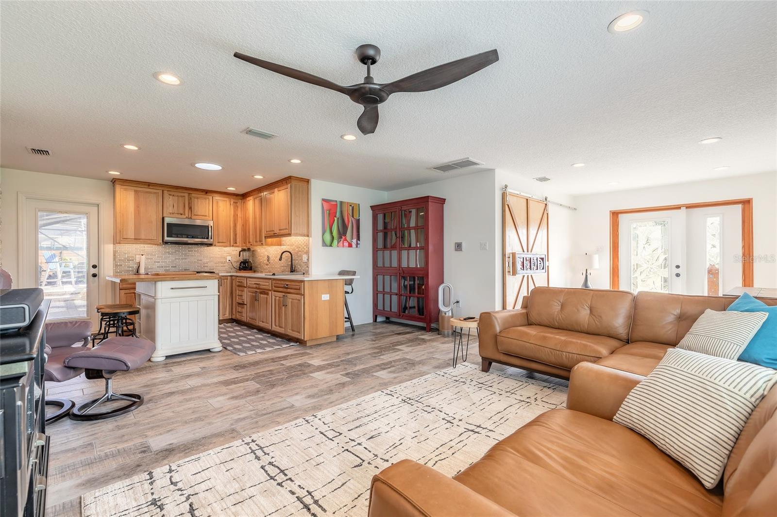 Image 6 of 43 For 9 Dolphin Avenue