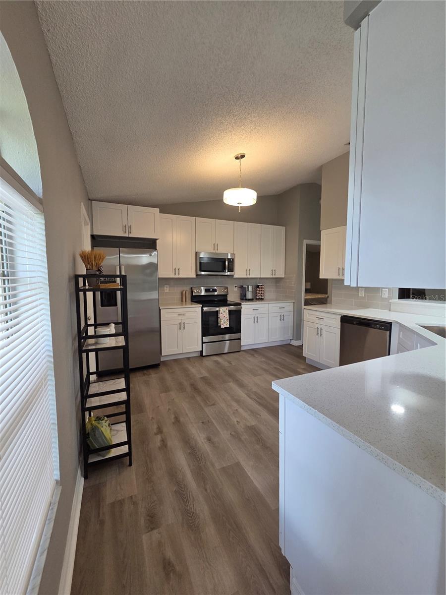 Image 11 of 31 For 2730 Woodland Drive