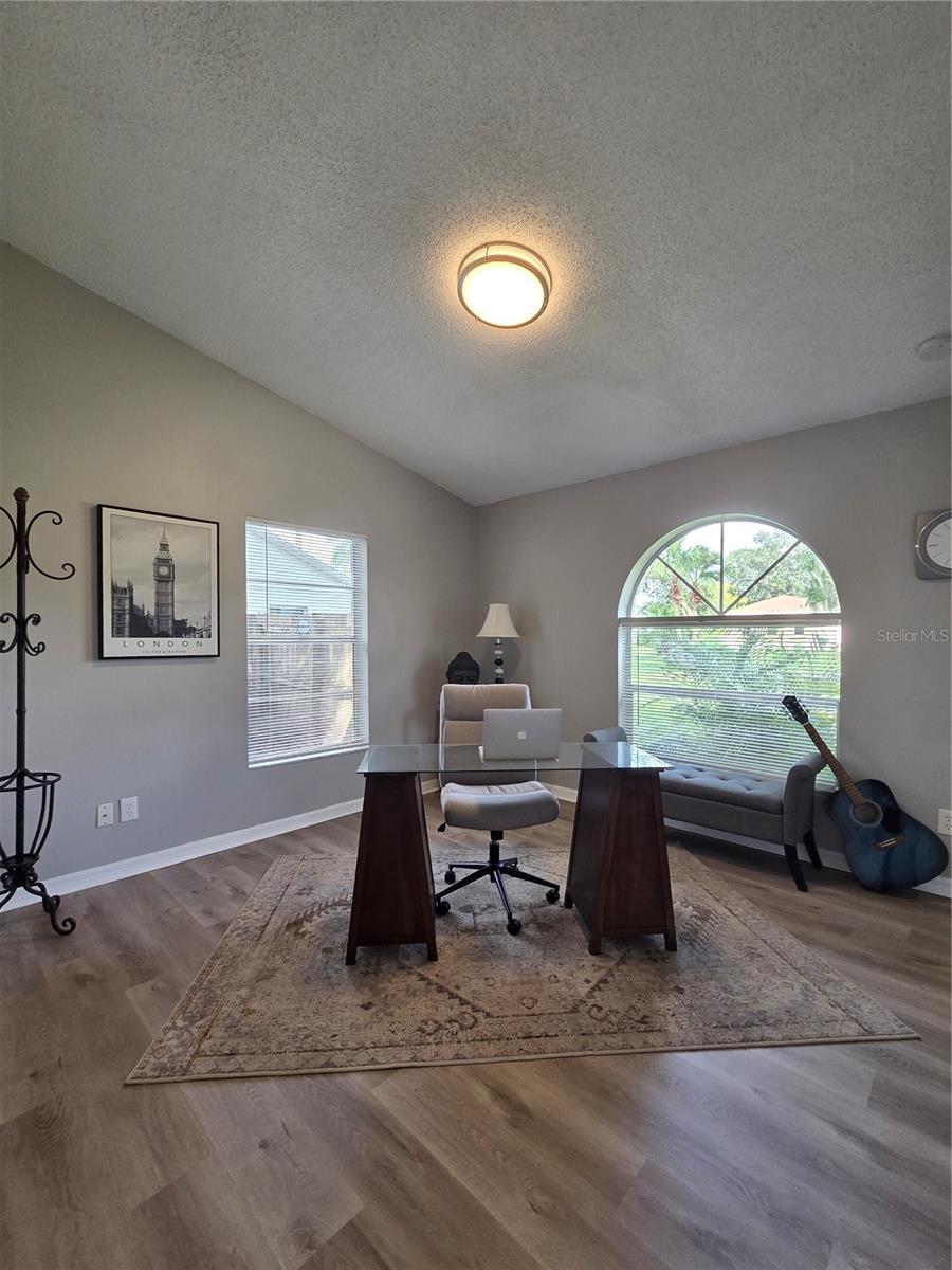 Image 22 of 31 For 2730 Woodland Drive