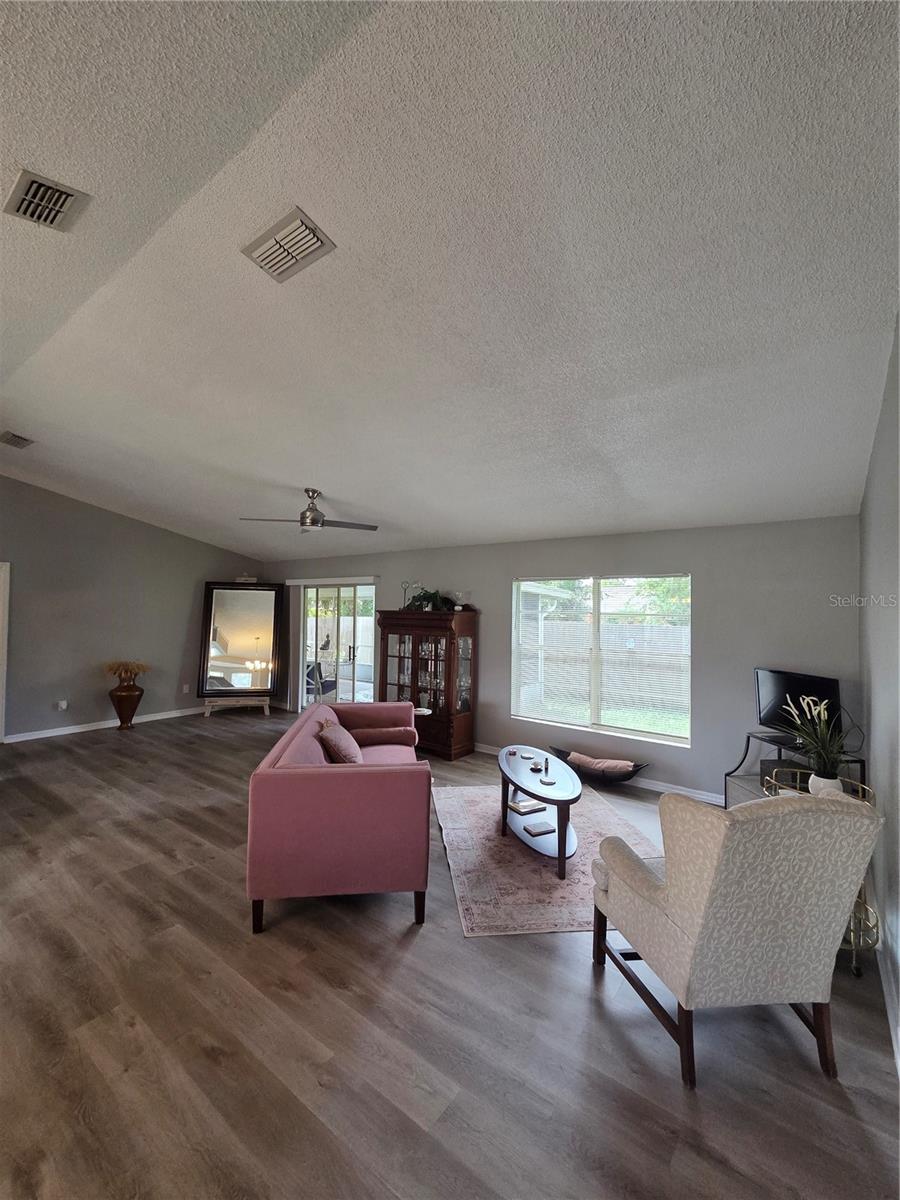 Image 4 of 31 For 2730 Woodland Drive