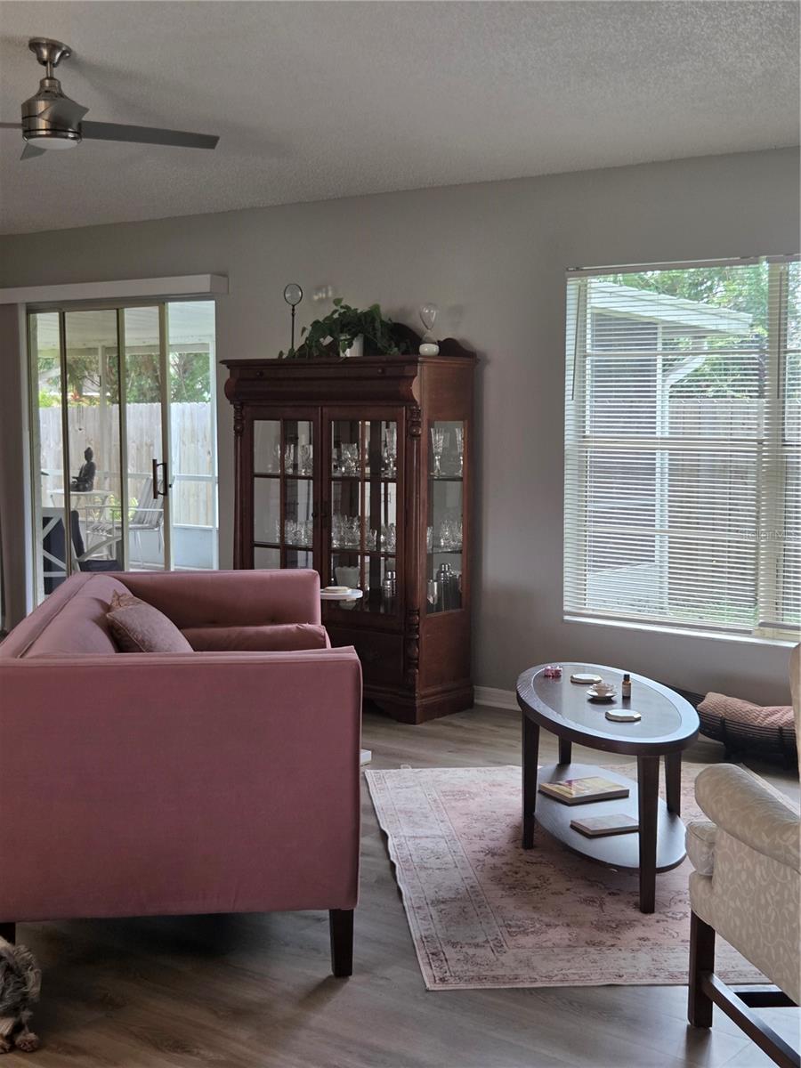 Image 5 of 31 For 2730 Woodland Drive