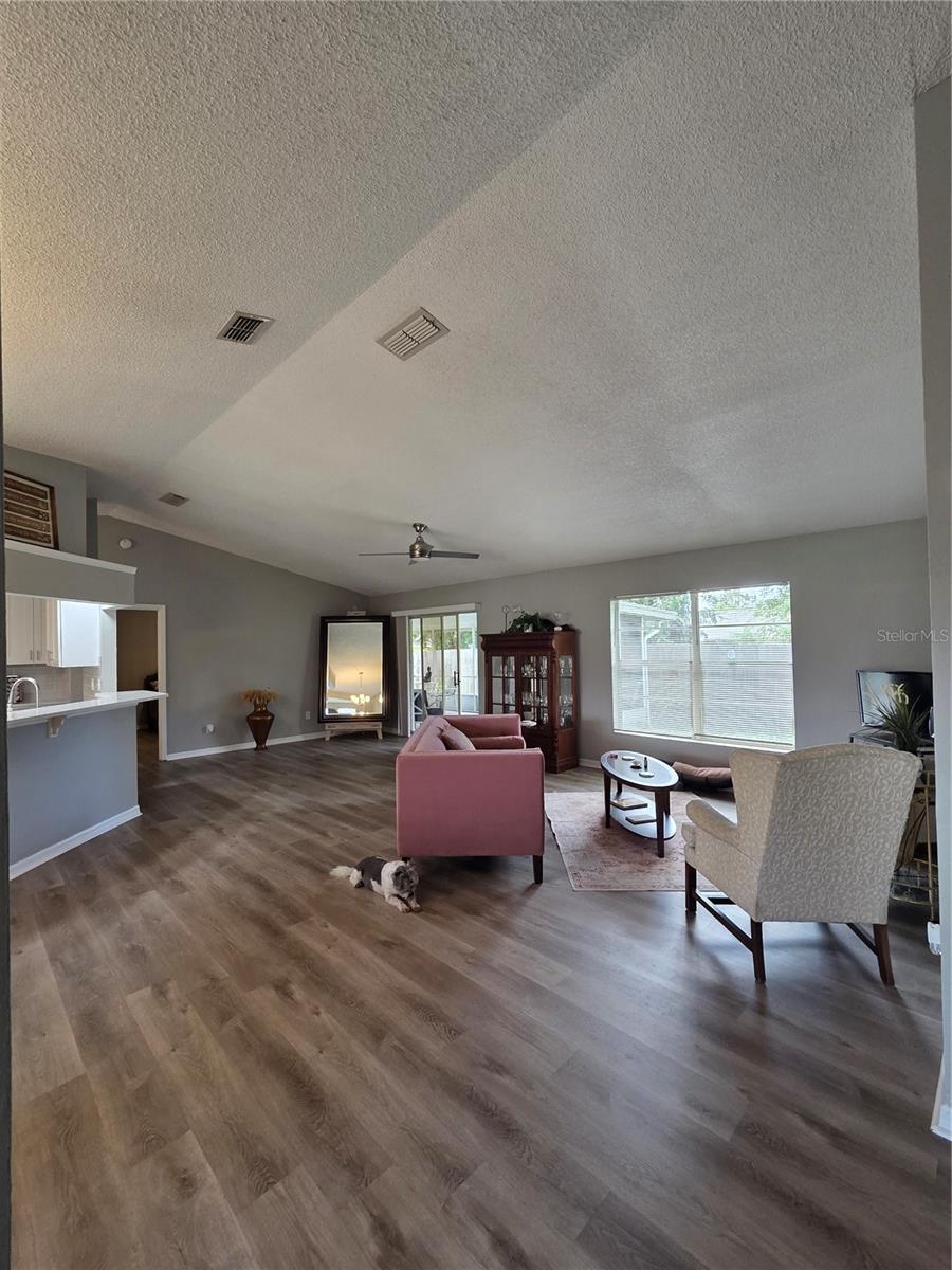 Image 6 of 31 For 2730 Woodland Drive