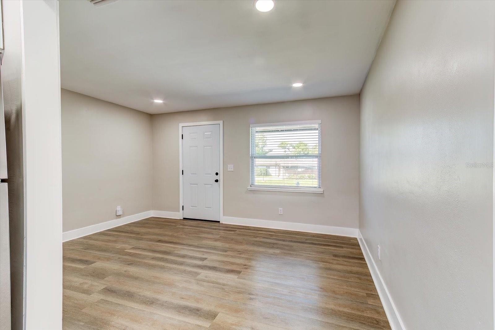 Image 11 of 32 For 2210 1st Street