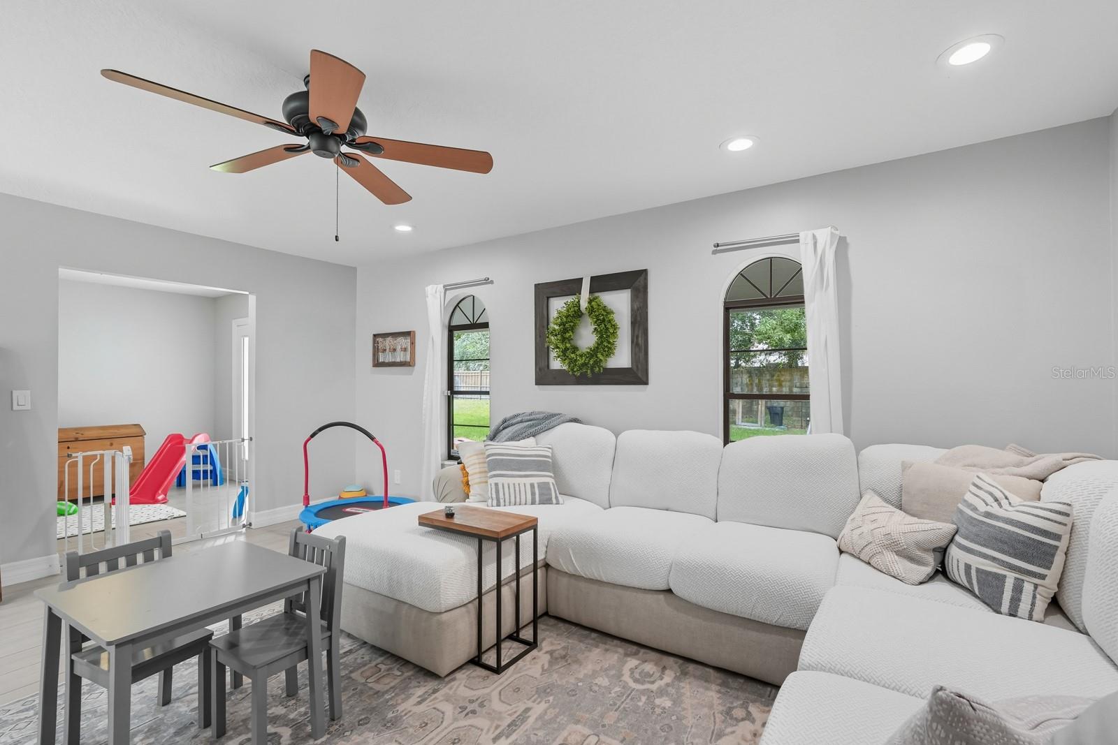 Image 12 of 49 For 2134 Riverside Drive