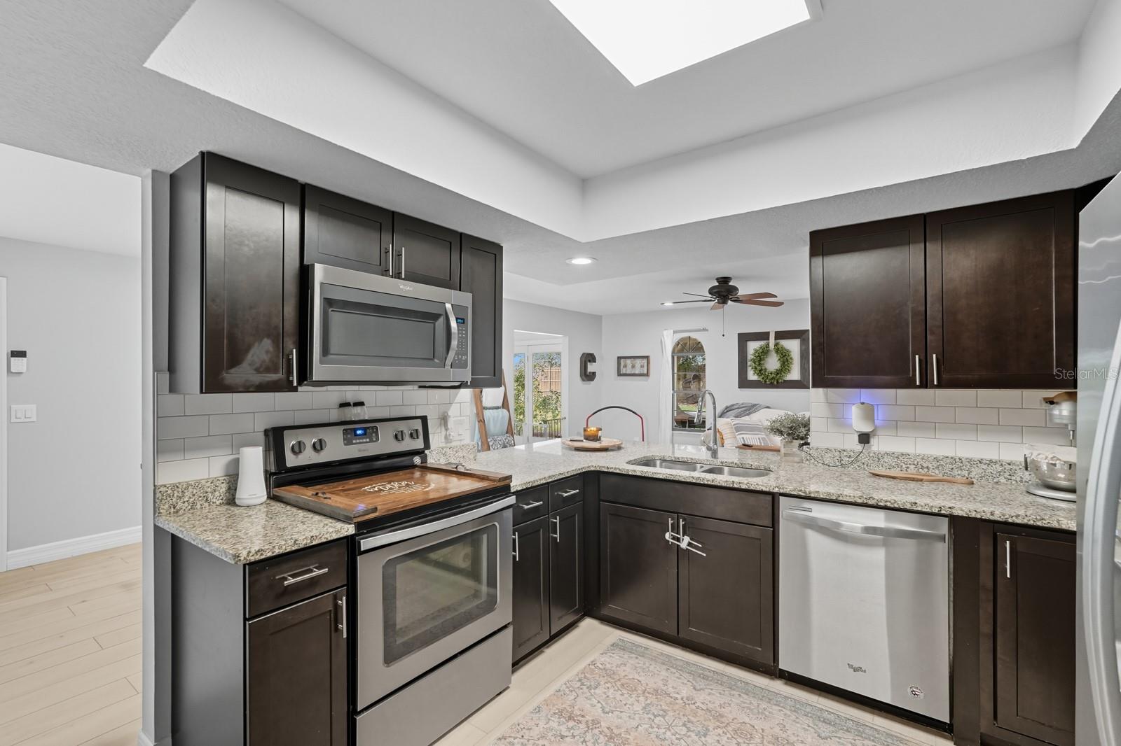 Image 15 of 49 For 2134 Riverside Drive
