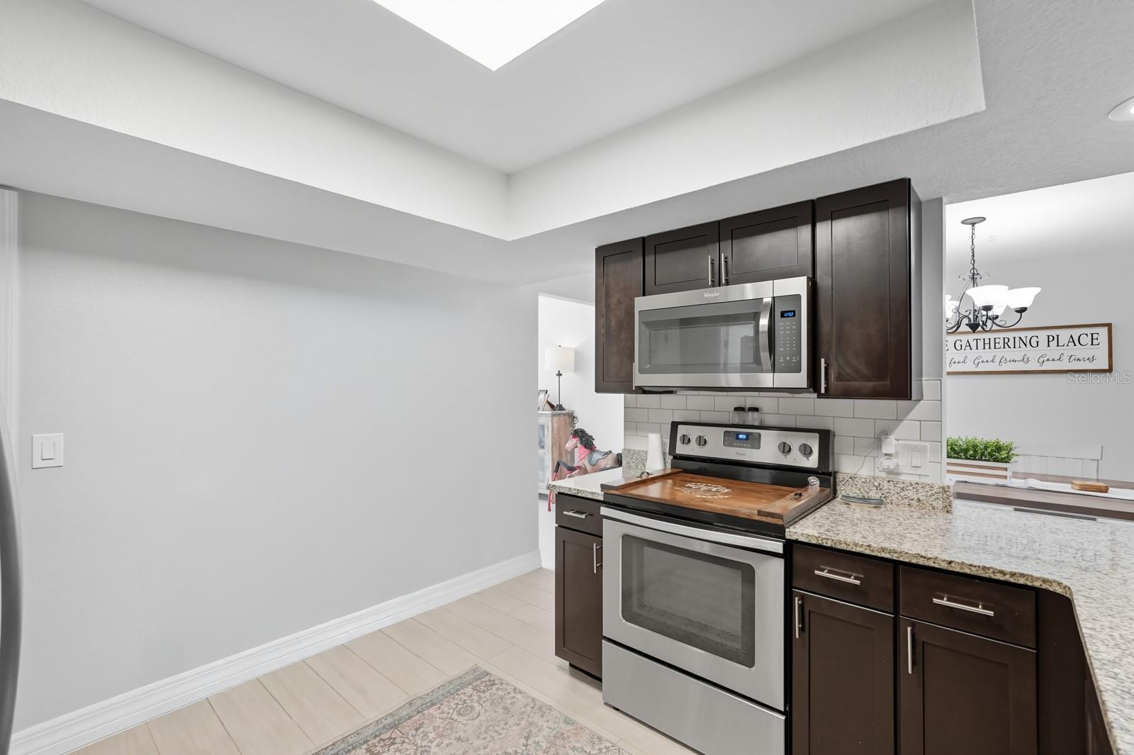 Image 16 of 49 For 2134 Riverside Drive