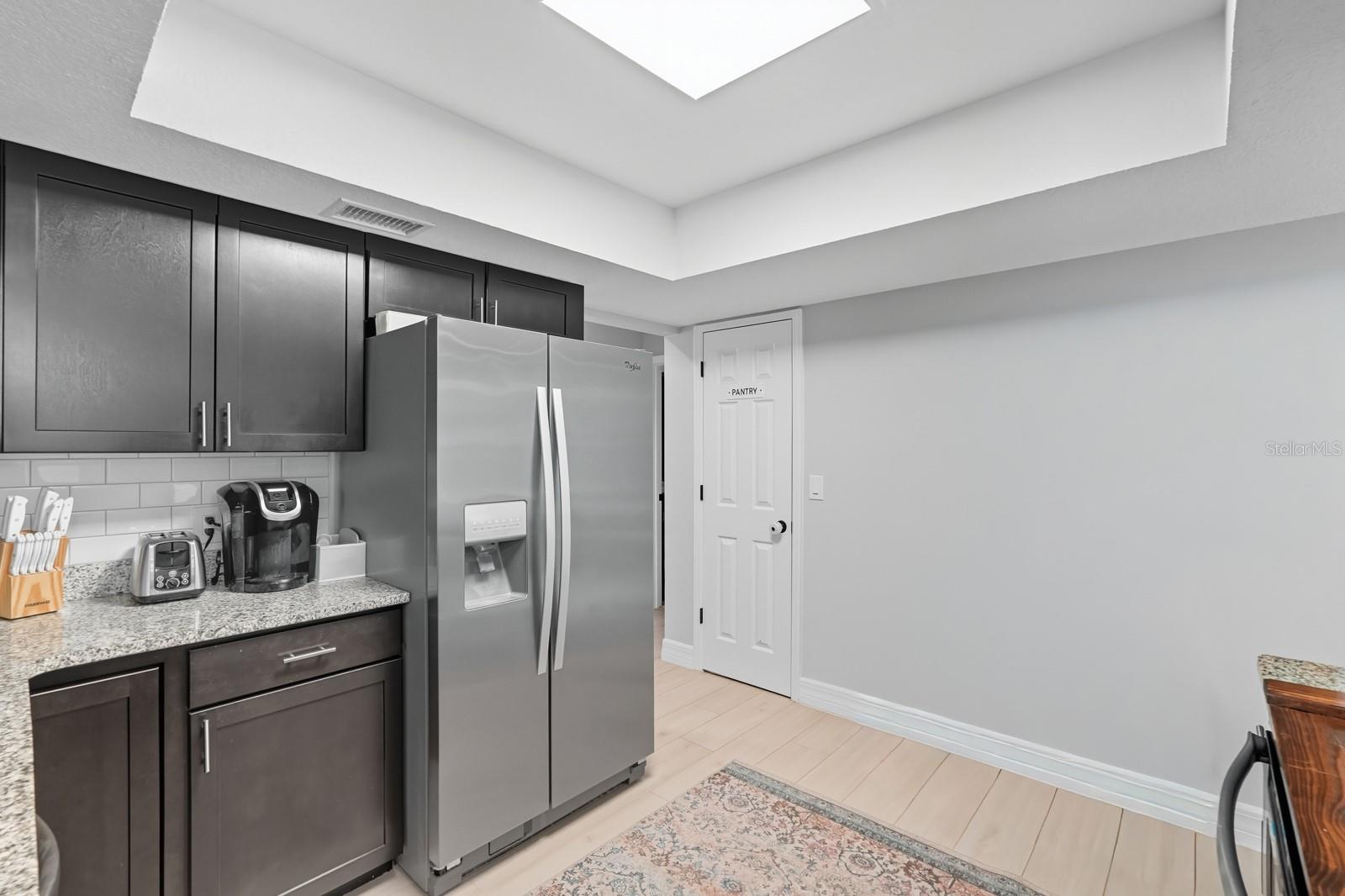 Image 17 of 49 For 2134 Riverside Drive