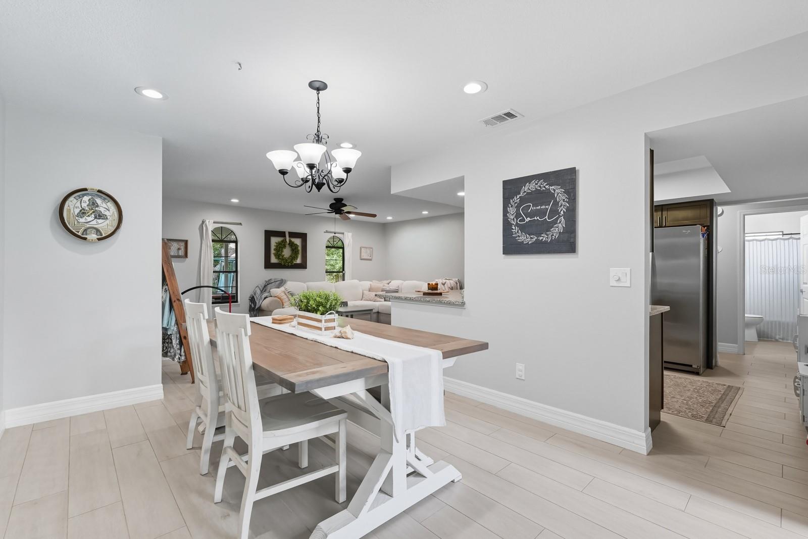 Image 18 of 49 For 2134 Riverside Drive