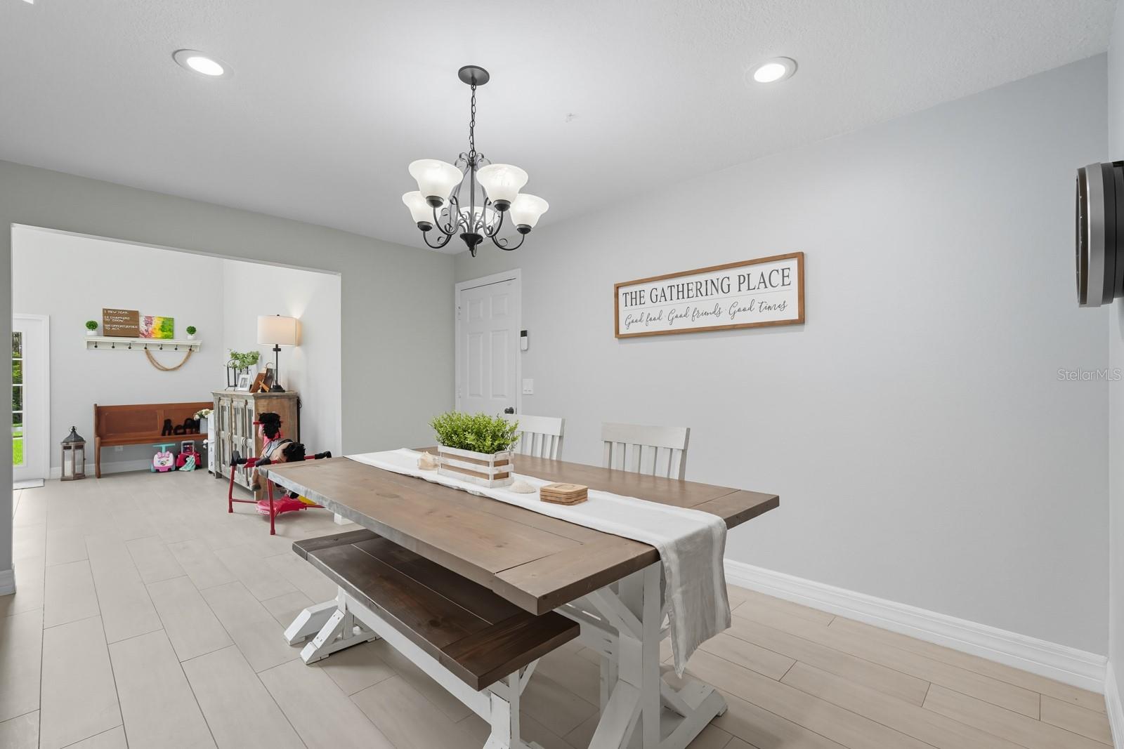 Image 19 of 49 For 2134 Riverside Drive