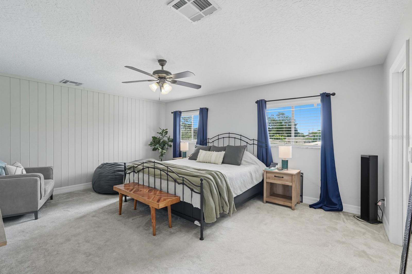 Image 22 of 49 For 2134 Riverside Drive