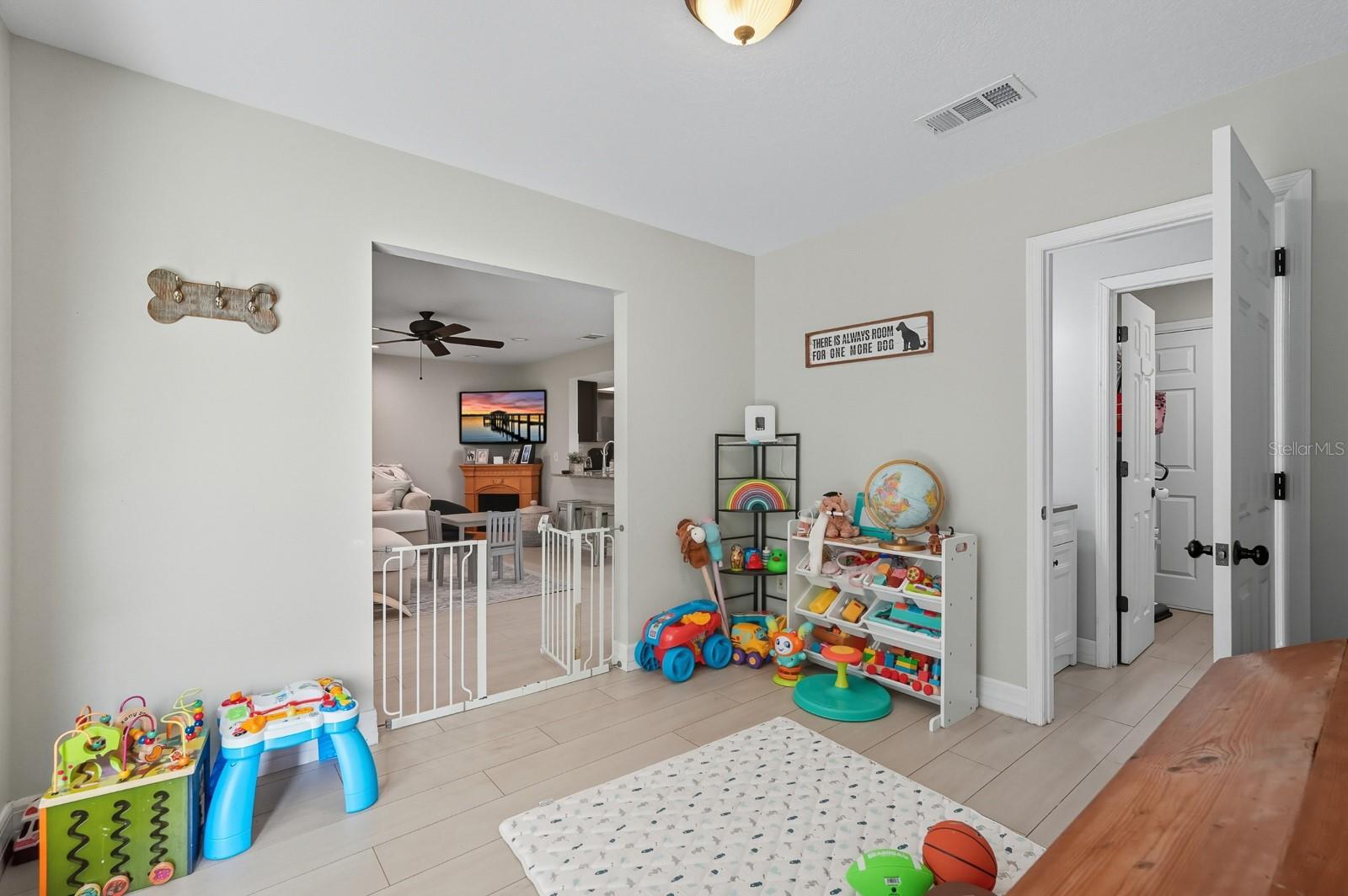 Image 33 of 49 For 2134 Riverside Drive