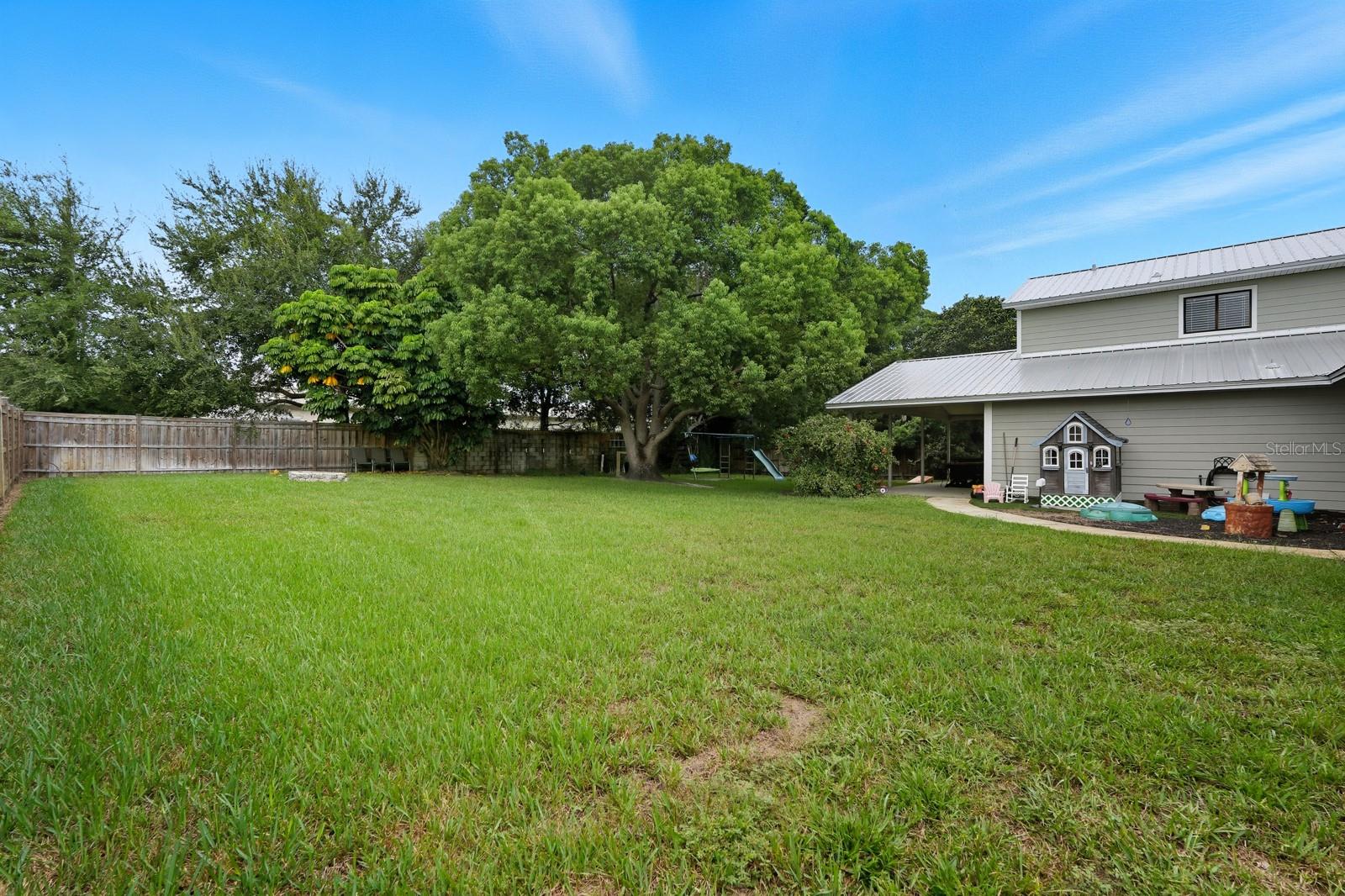 Image 37 of 49 For 2134 Riverside Drive