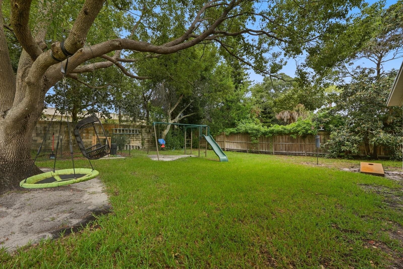Image 41 of 49 For 2134 Riverside Drive
