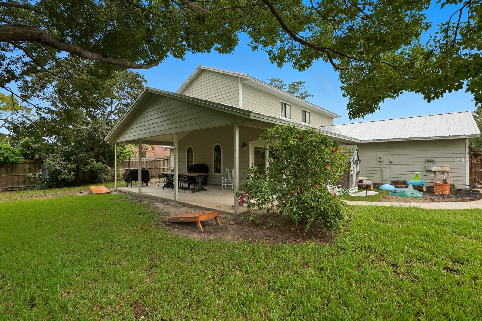 Image 42 of 49 For 2134 Riverside Drive