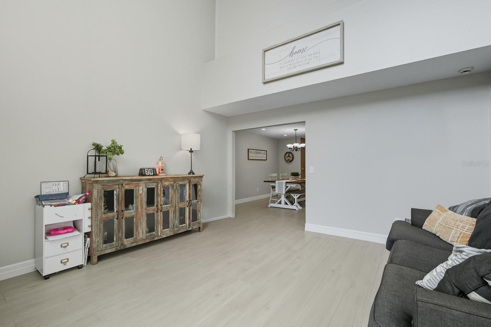 Image 9 of 49 For 2134 Riverside Drive