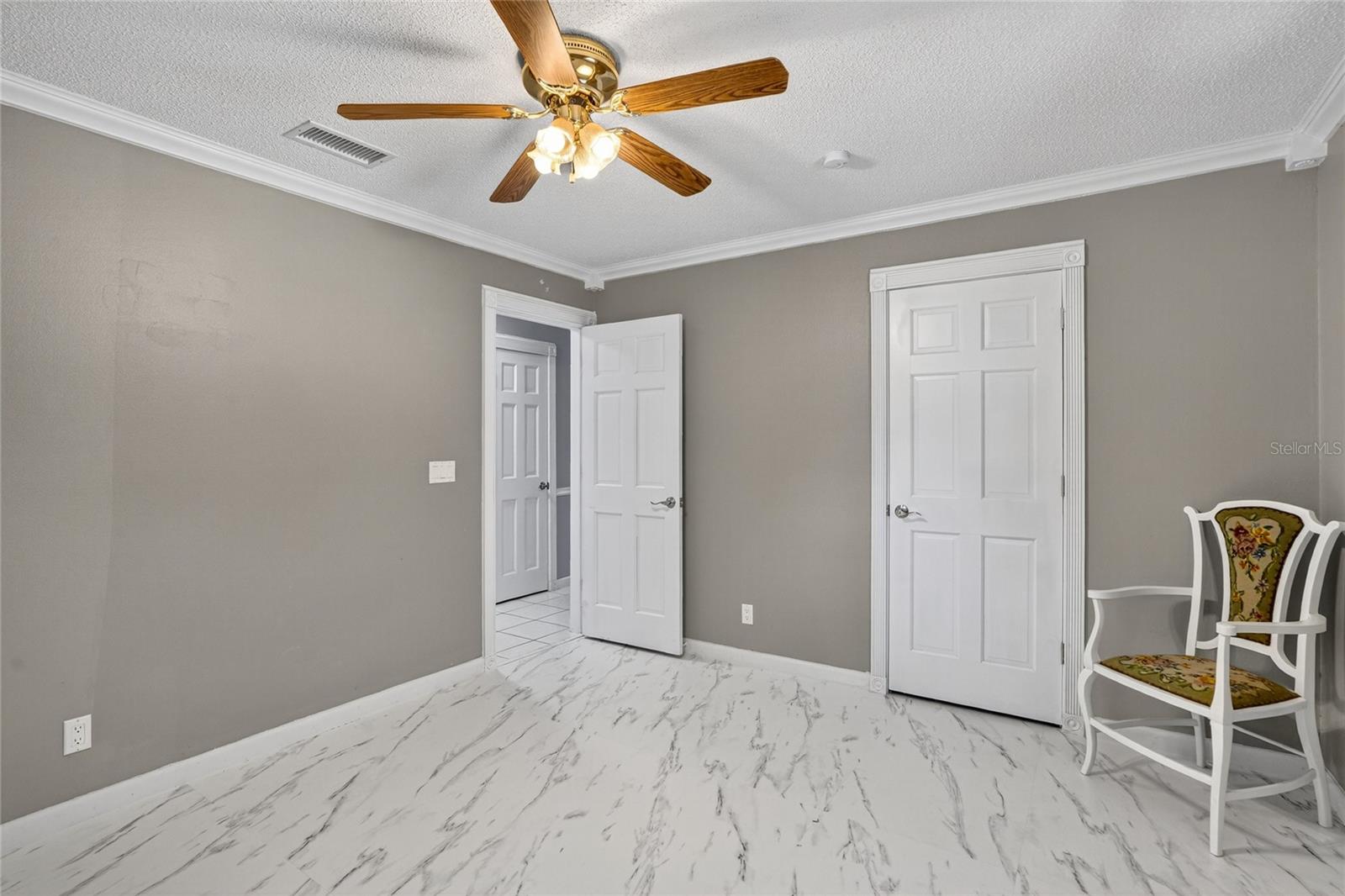 Image 14 of 36 For 11595 134 Court