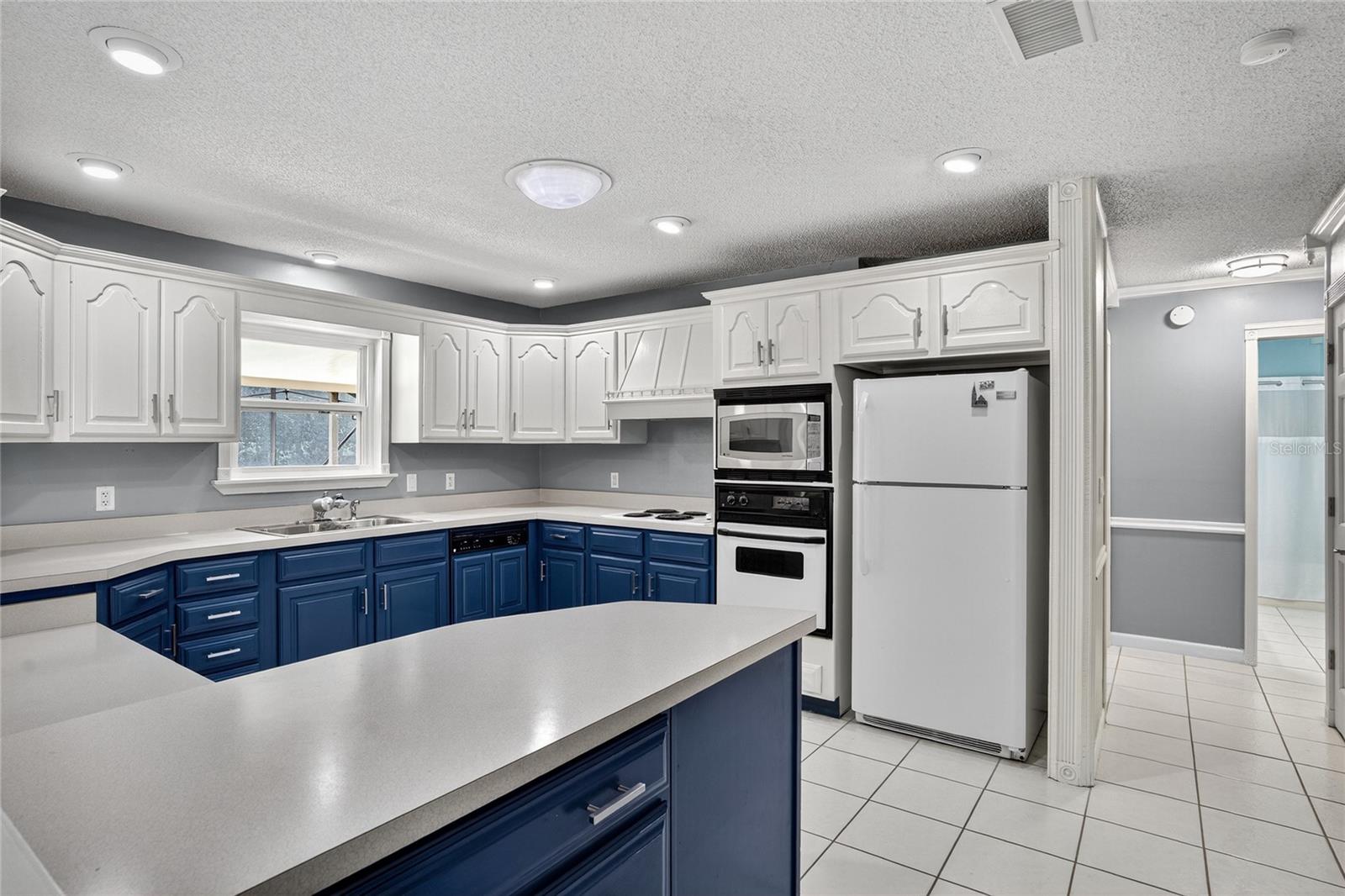 Image 6 of 36 For 11595 134 Court