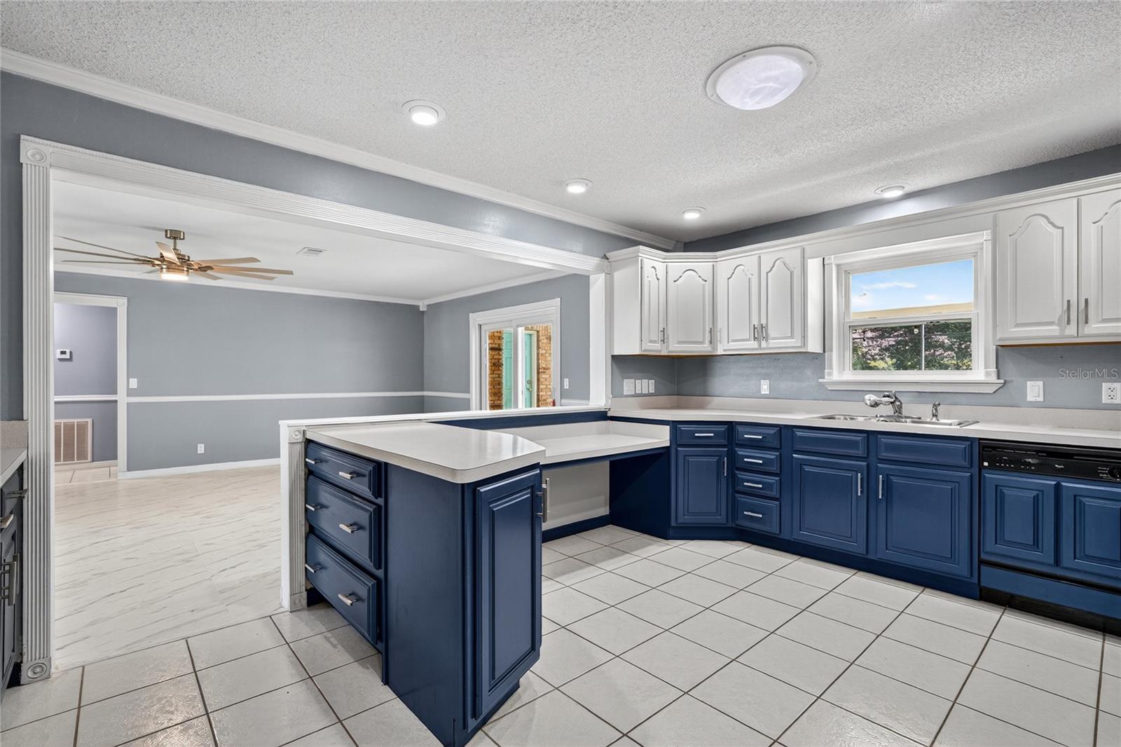 Image 7 of 36 For 11595 134 Court