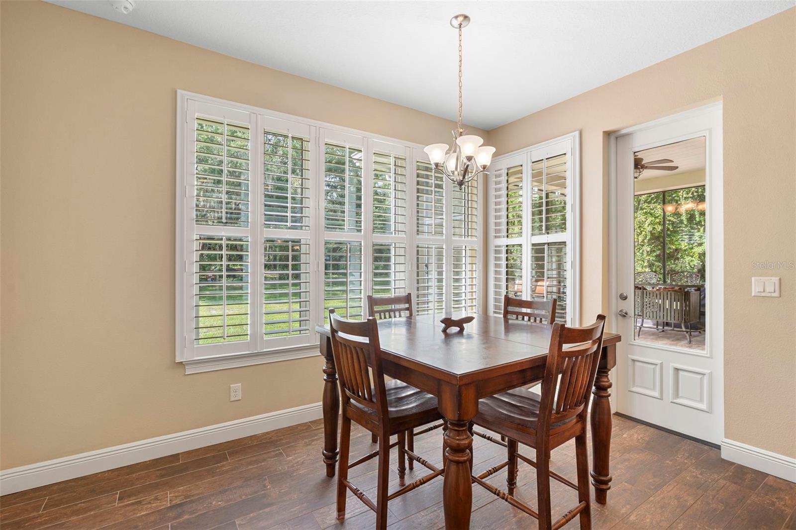 Image 19 of 69 For 1806 Glenwood Oaks Lane