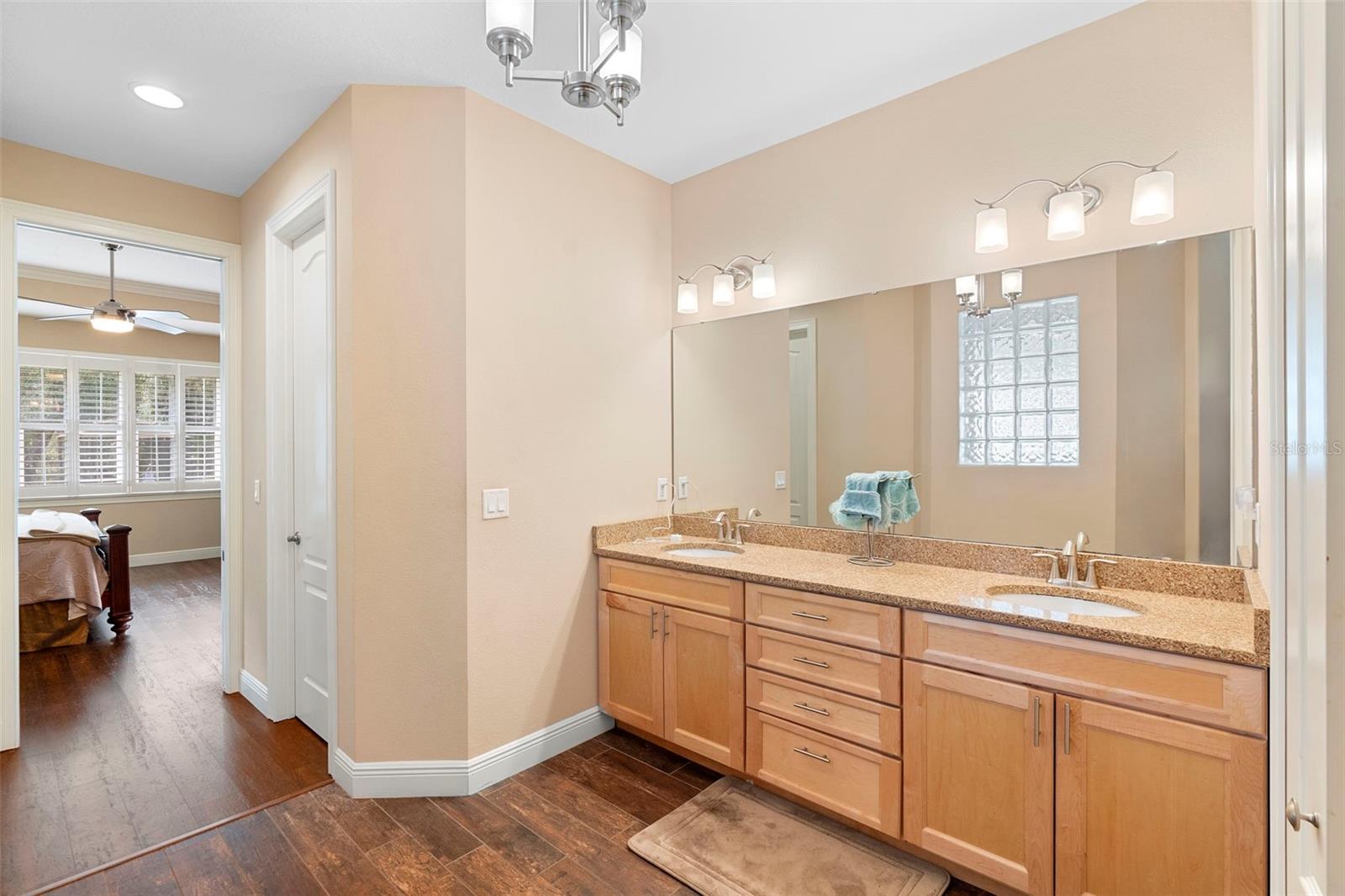 Image 36 of 69 For 1806 Glenwood Oaks Lane