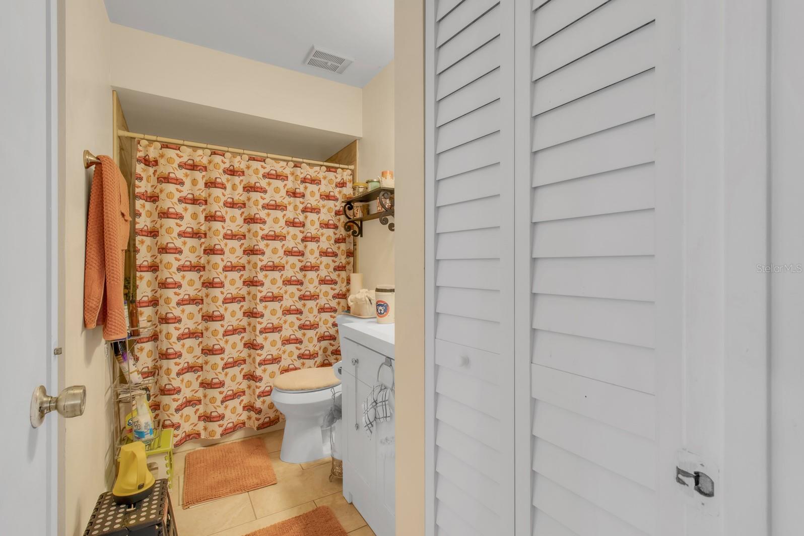 Image 14 of 31 For 5617 Blue Shadows Court  66-4