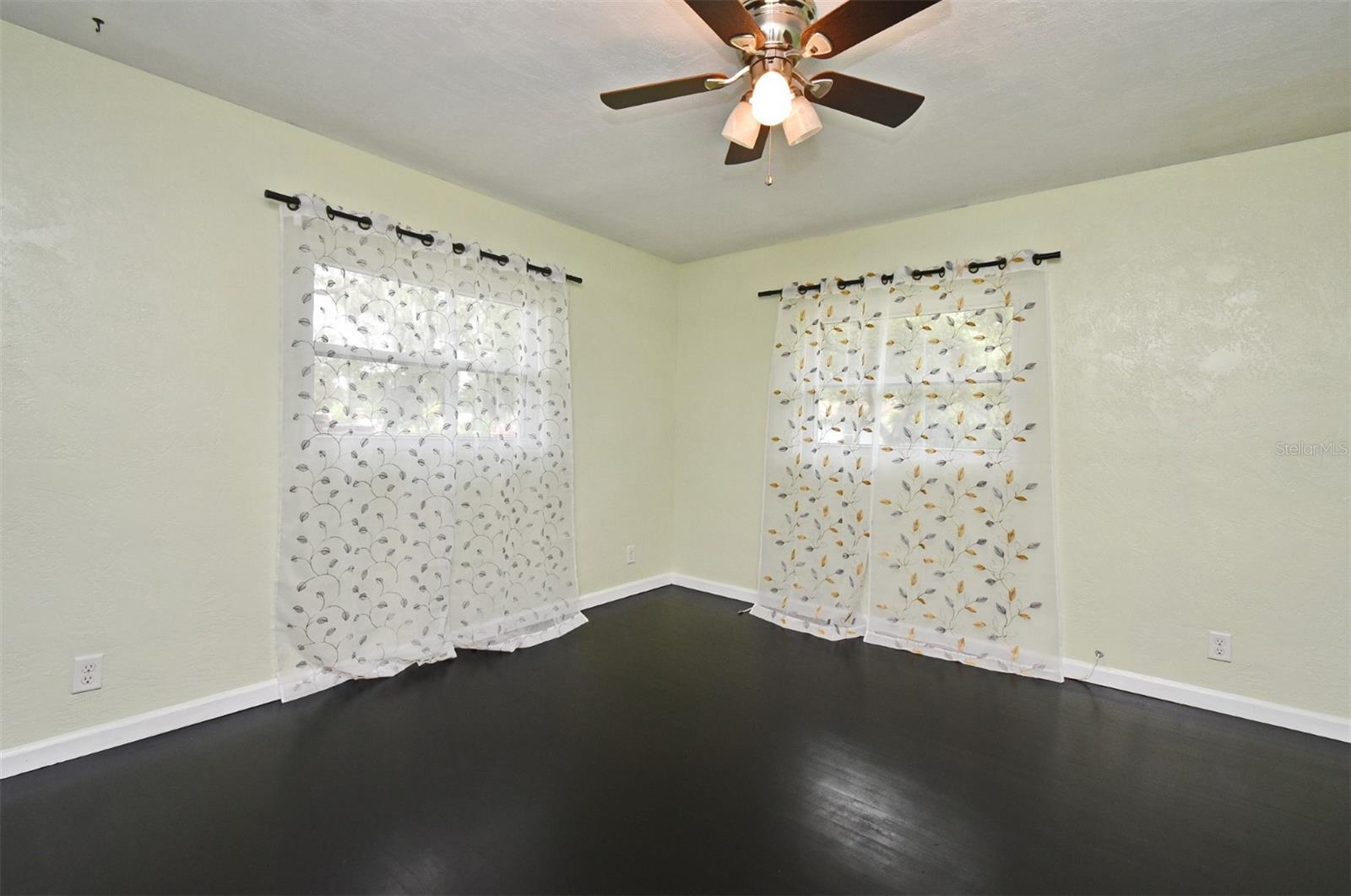 Image 16 of 31 For 5585 Lancewood Circle S
