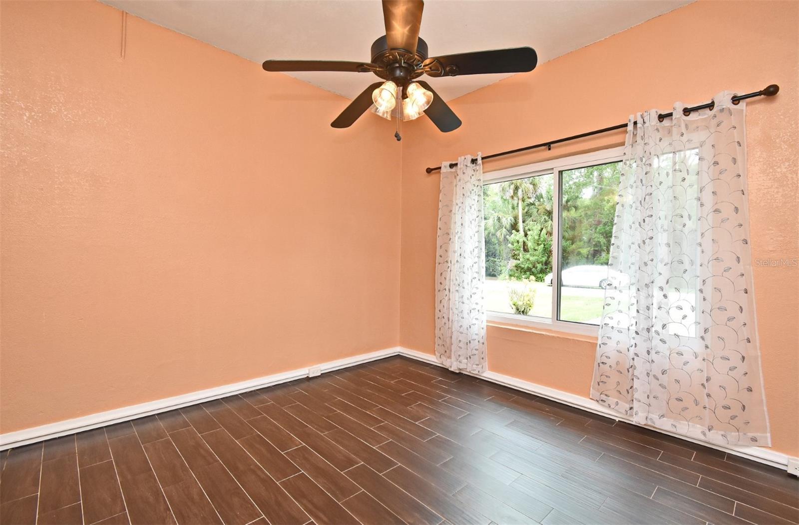 Image 23 of 31 For 5585 Lancewood Circle S