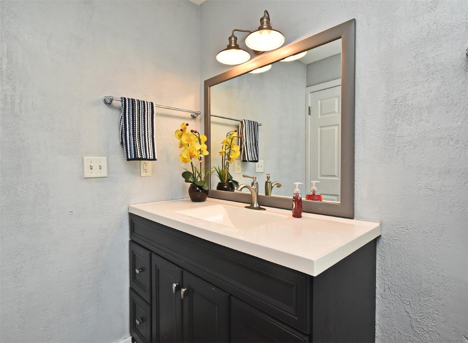 Image 25 of 31 For 5585 Lancewood Circle S