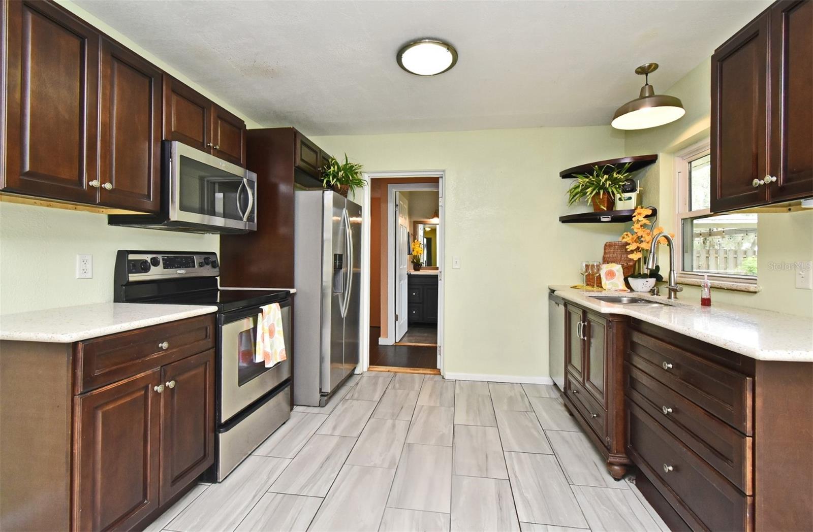 Image 5 of 31 For 5585 Lancewood Circle S