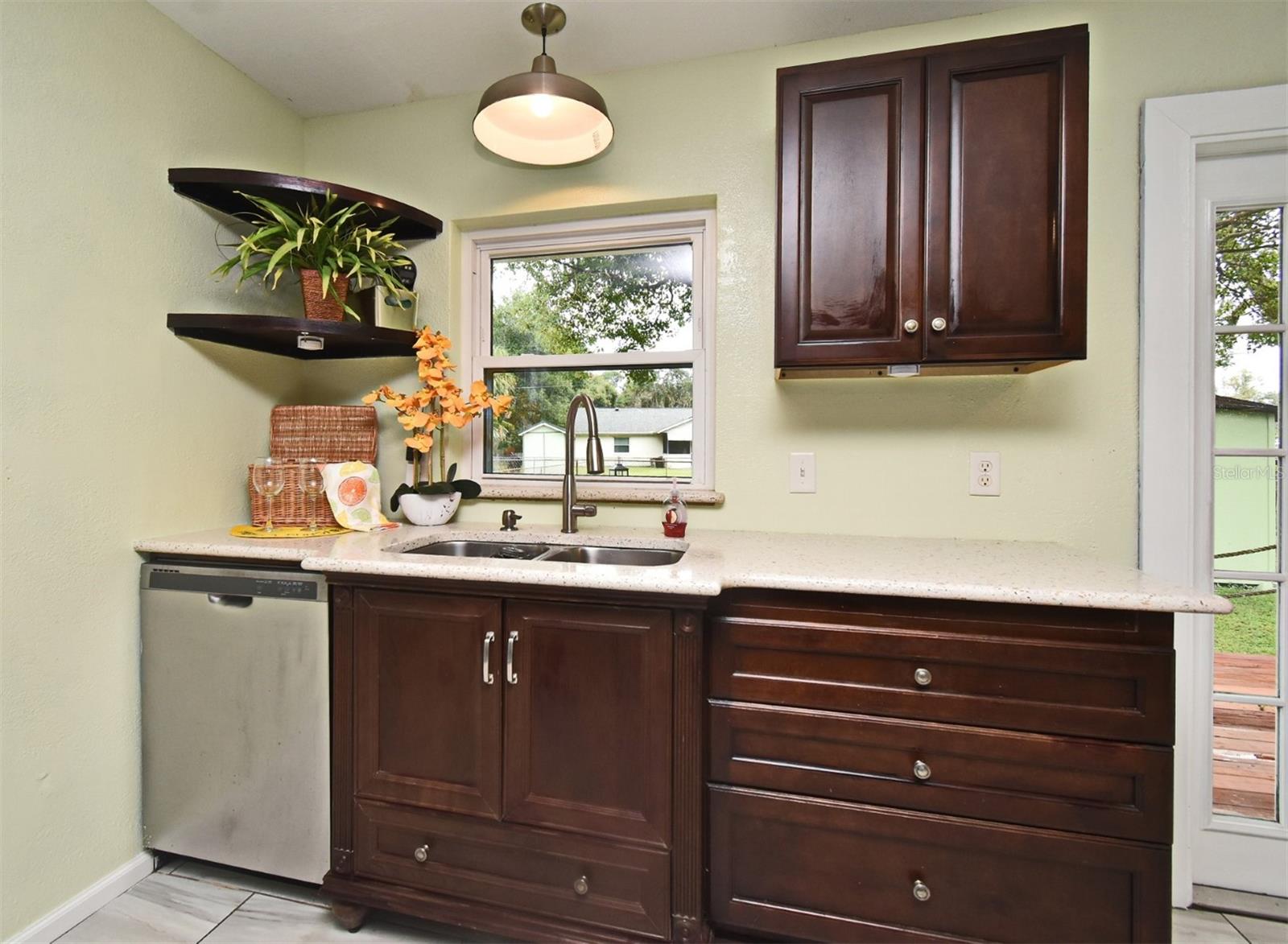 Image 6 of 31 For 5585 Lancewood Circle S