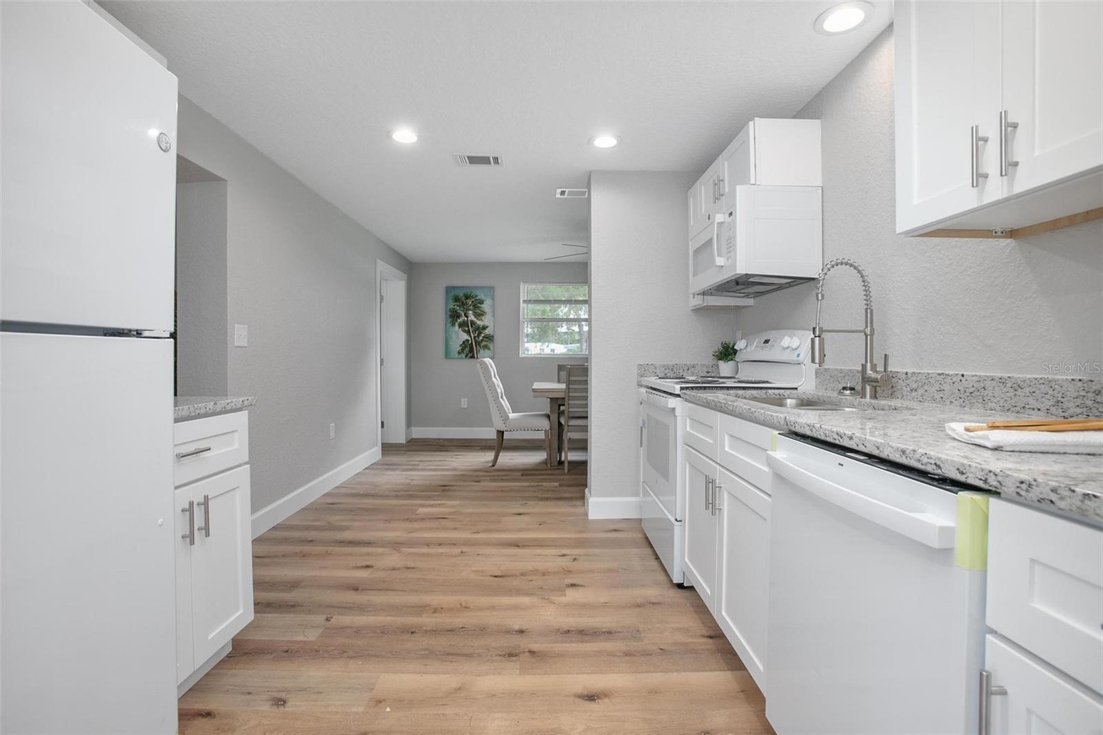 Image 11 of 21 For 300 Dorothy Avenue