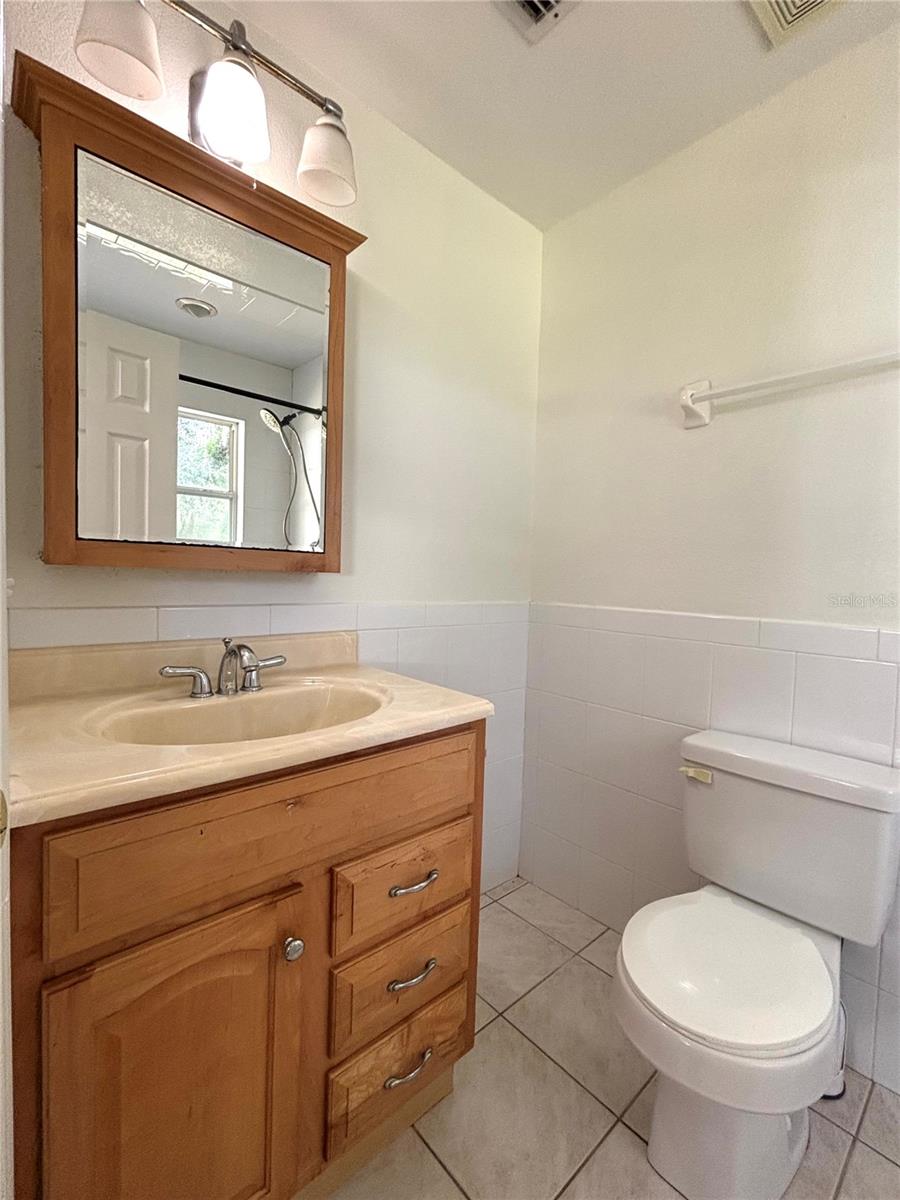 Image 19 of 35 For 404 Blue Lake Avenue