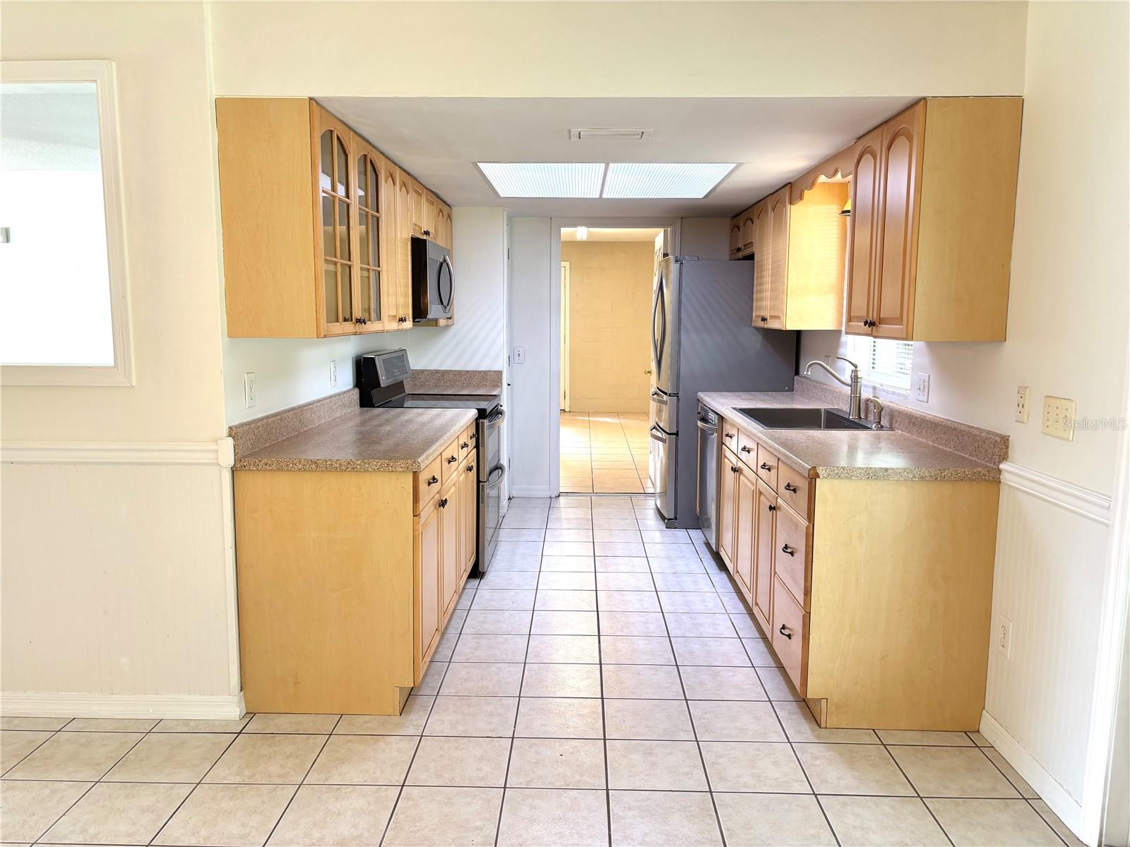 Image 9 of 35 For 404 Blue Lake Avenue