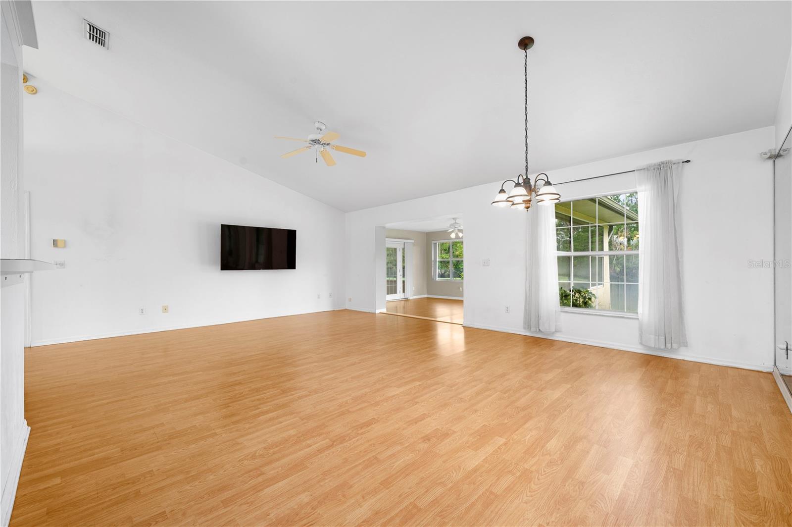 Image 14 of 43 For 6182 Knotty Pine Court