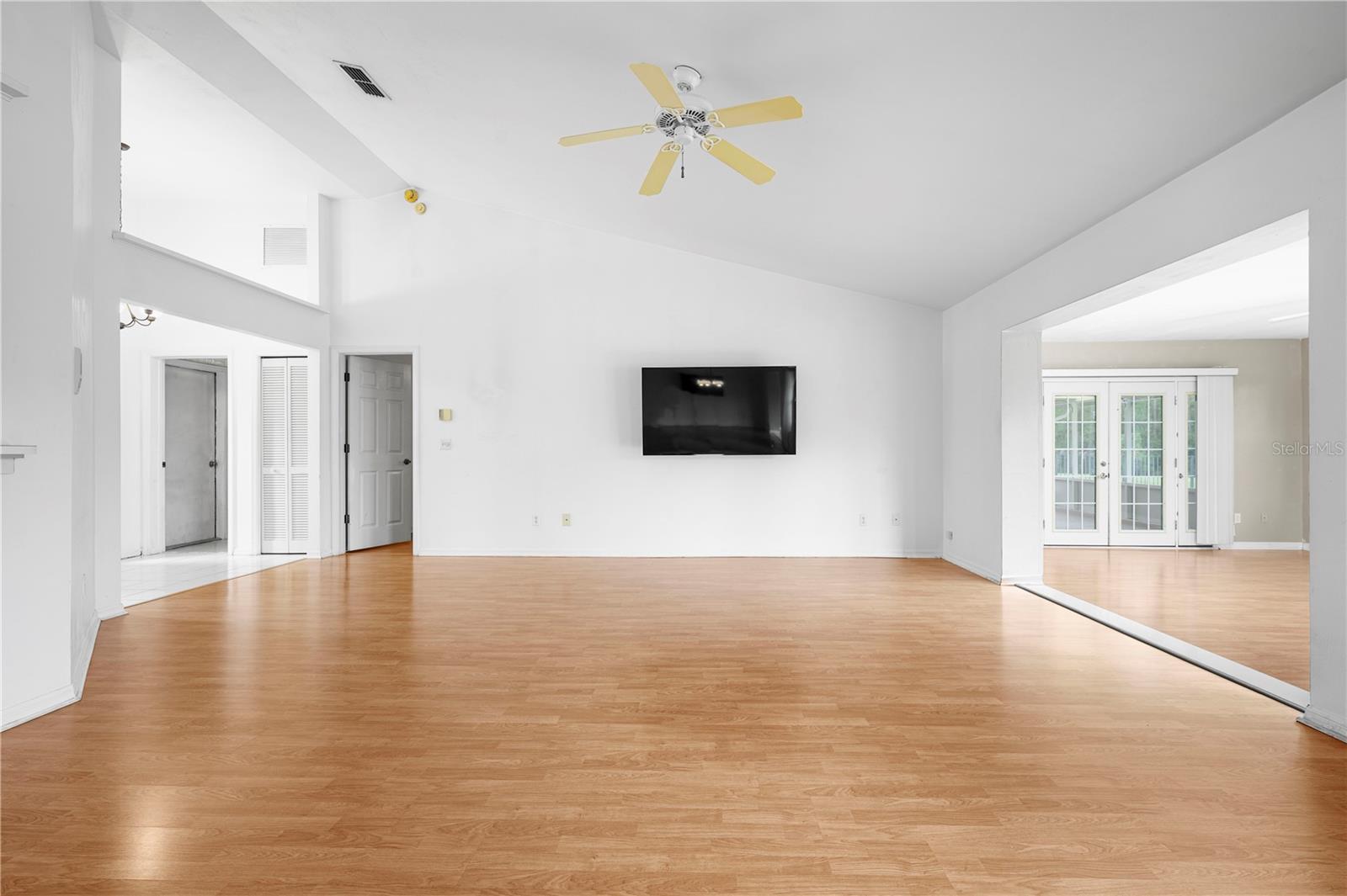 Image 6 of 43 For 6182 Knotty Pine Court