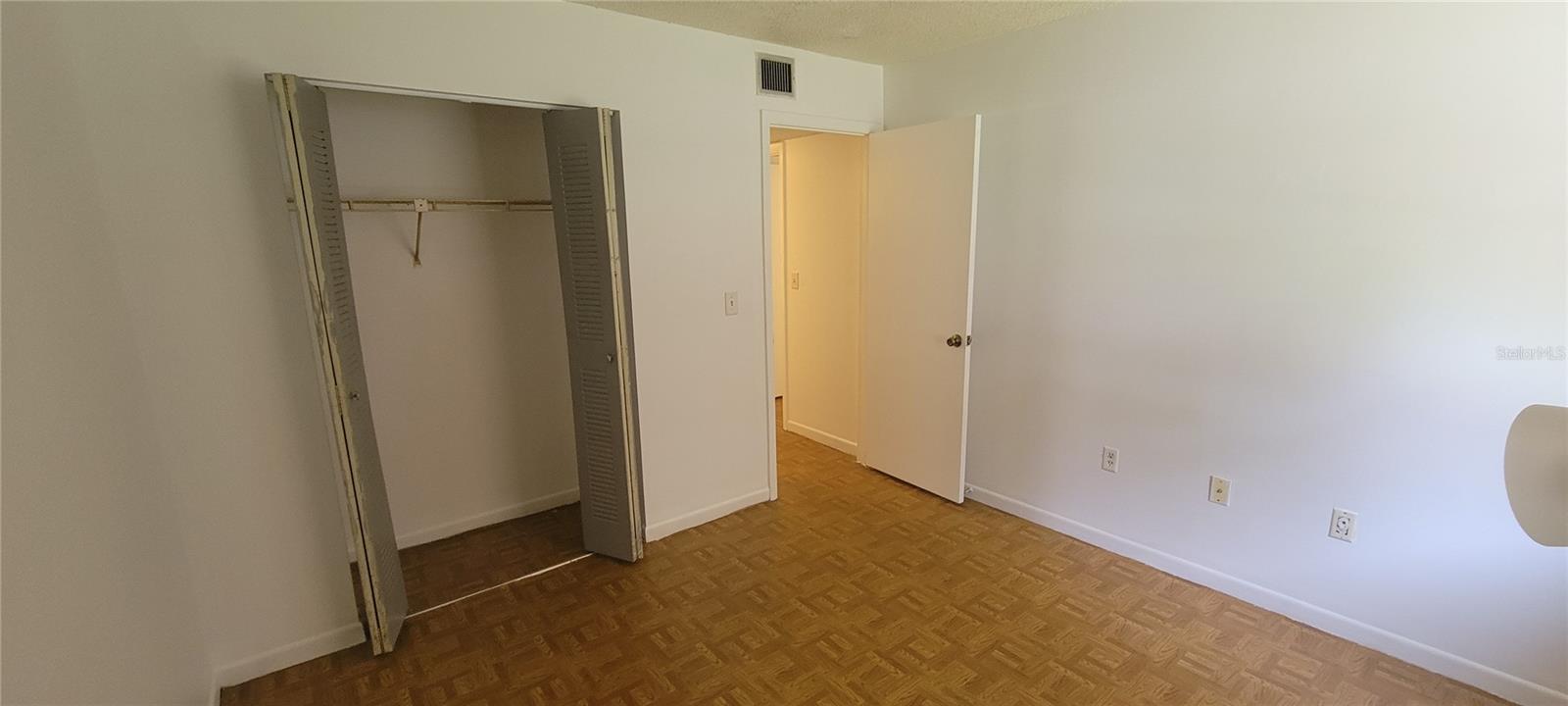 Image 11 of 16 For 140 Orchid Woods Court 17c