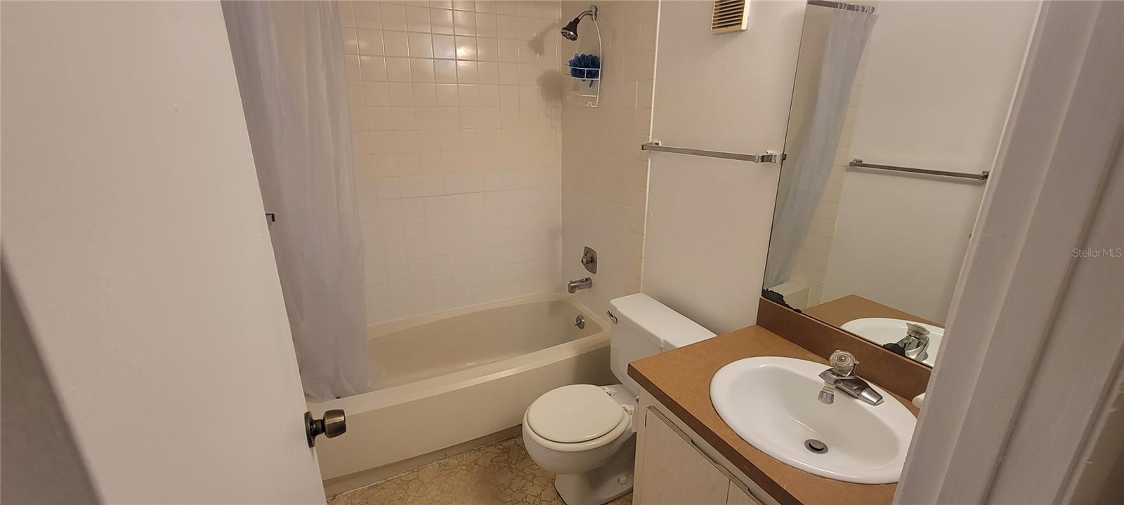 Image 7 of 16 For 140 Orchid Woods Court 17c