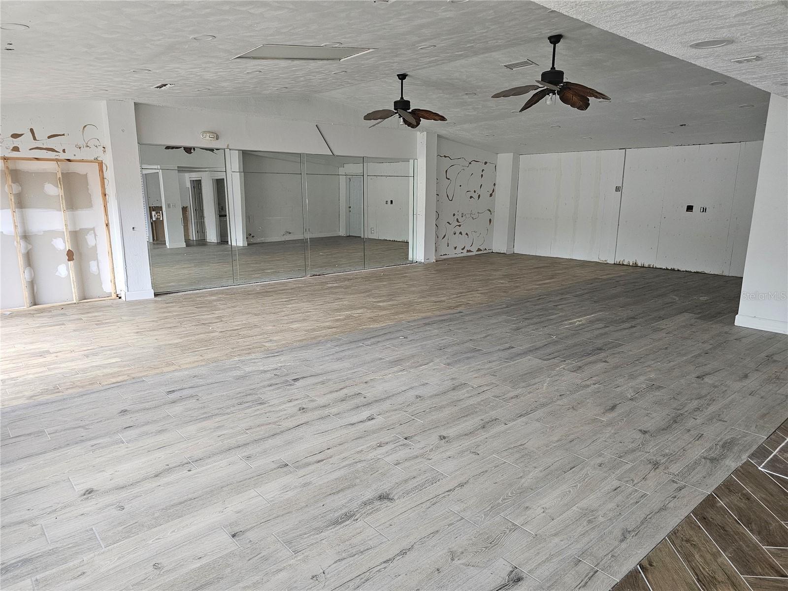 Image 10 of 14 For 5840 Ridgewood Avenue